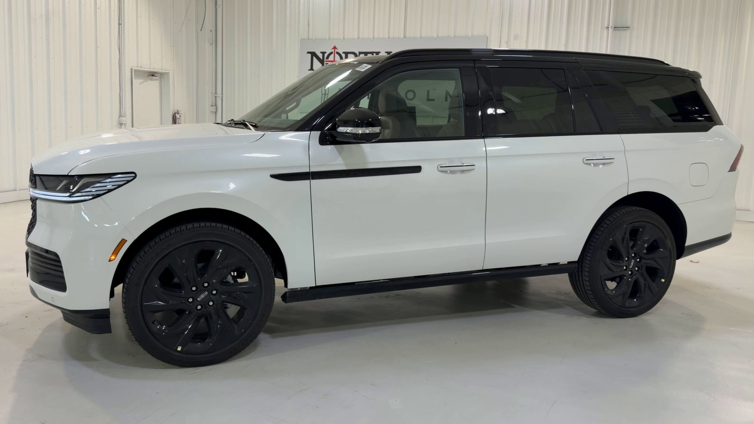 2025 Lincoln Navigator Black Label