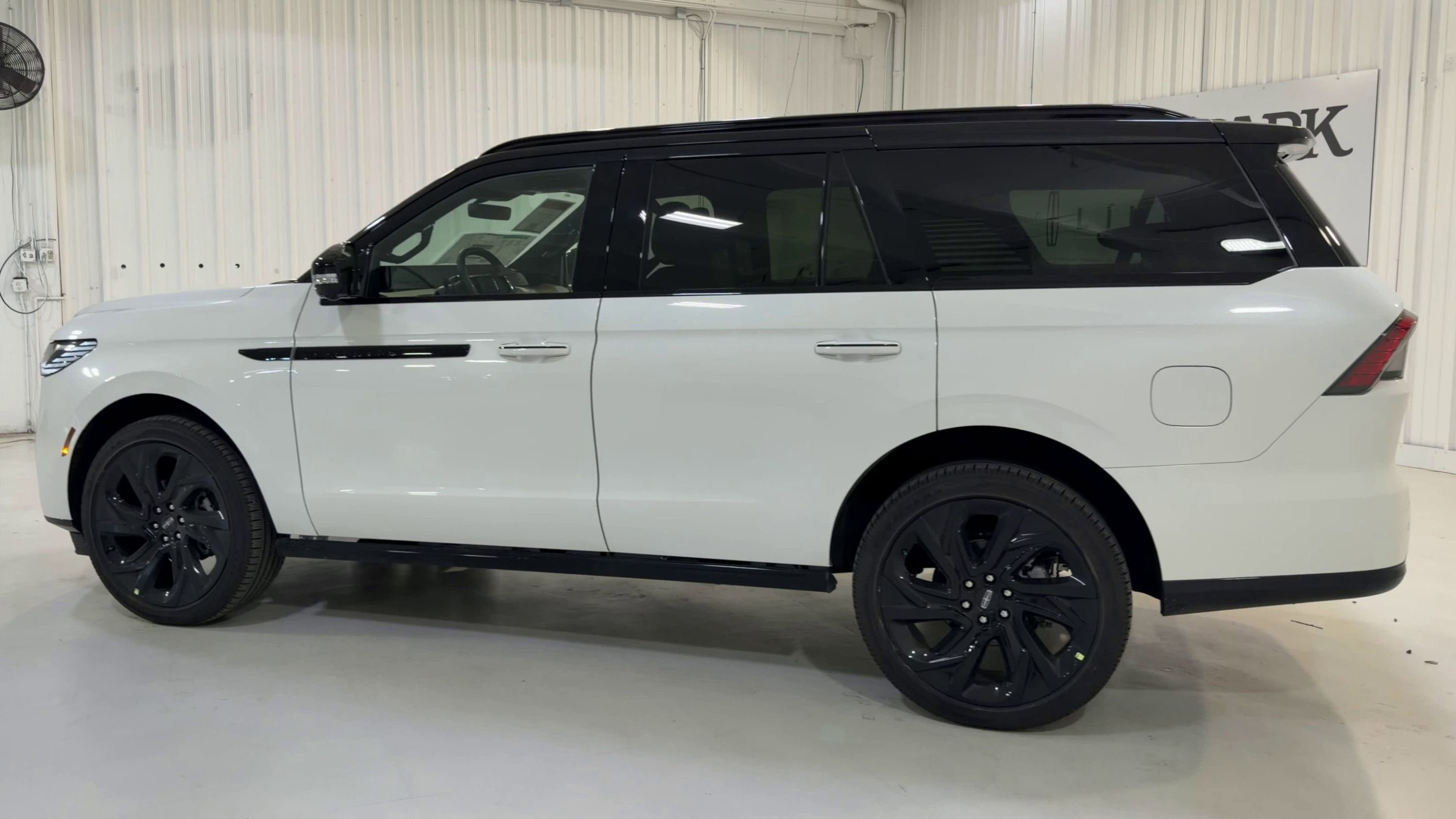 2025 Lincoln Navigator Black Label