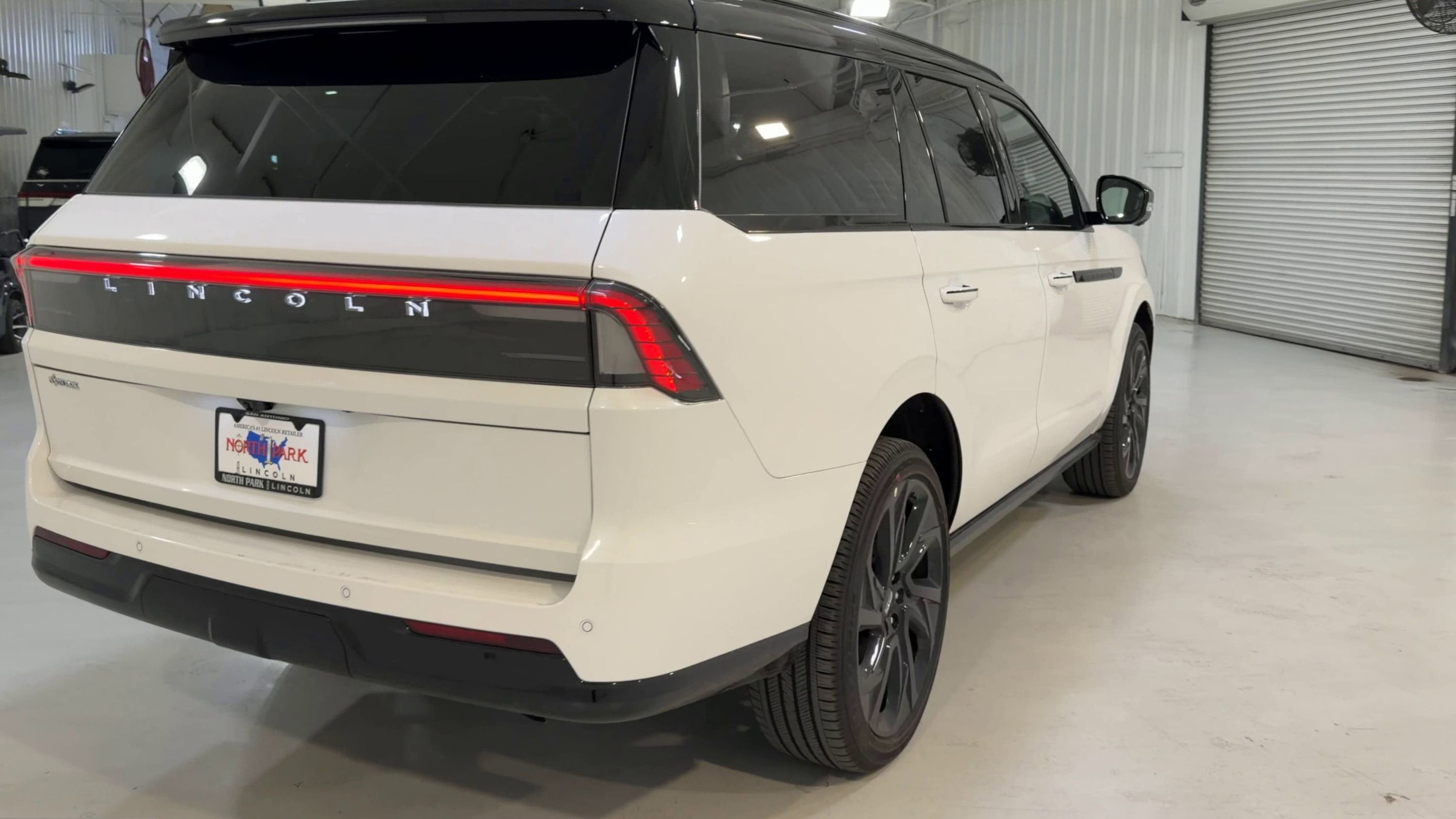 2025 Lincoln Navigator Black Label