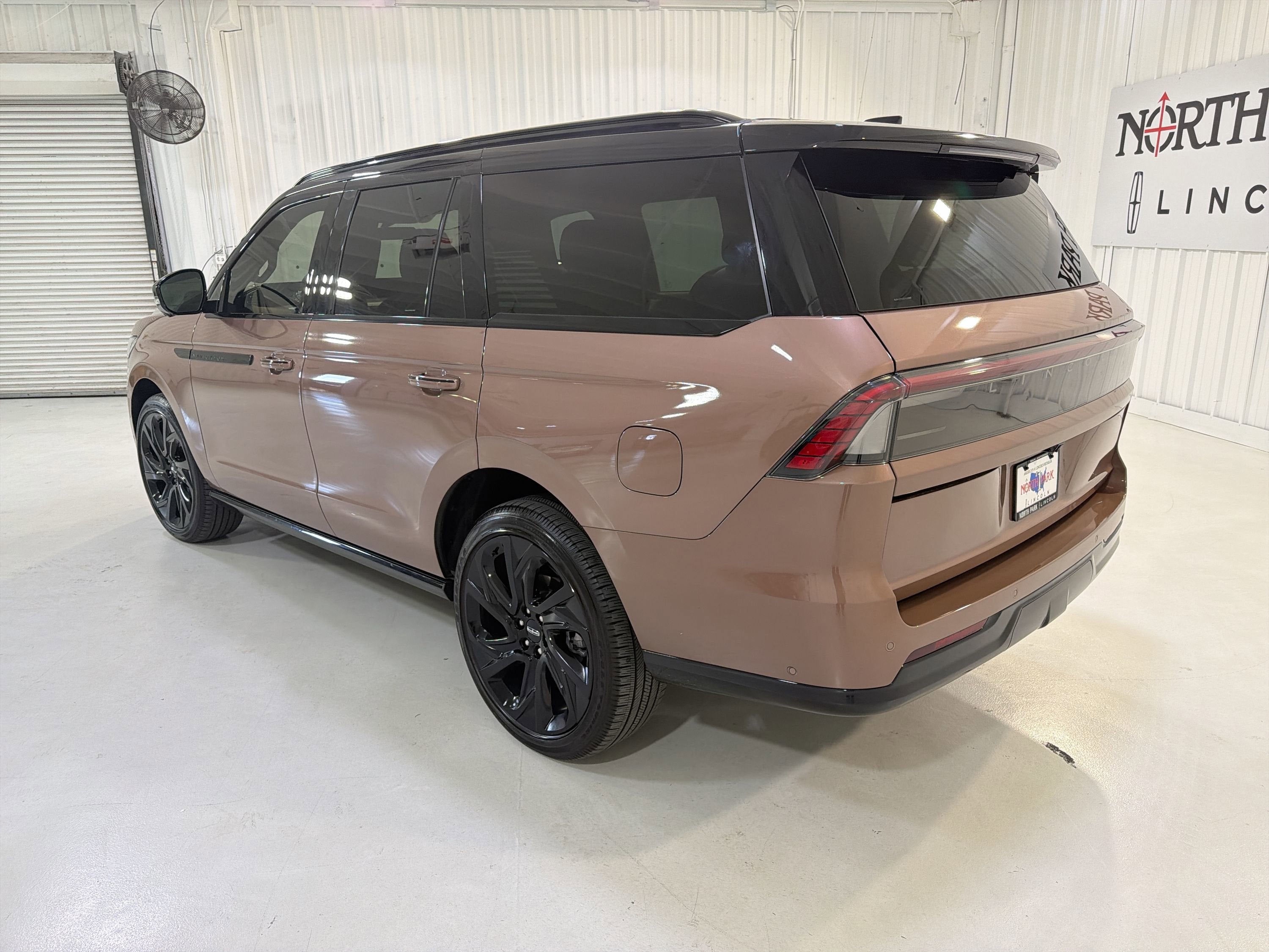 2025 Lincoln Navigator Black Label