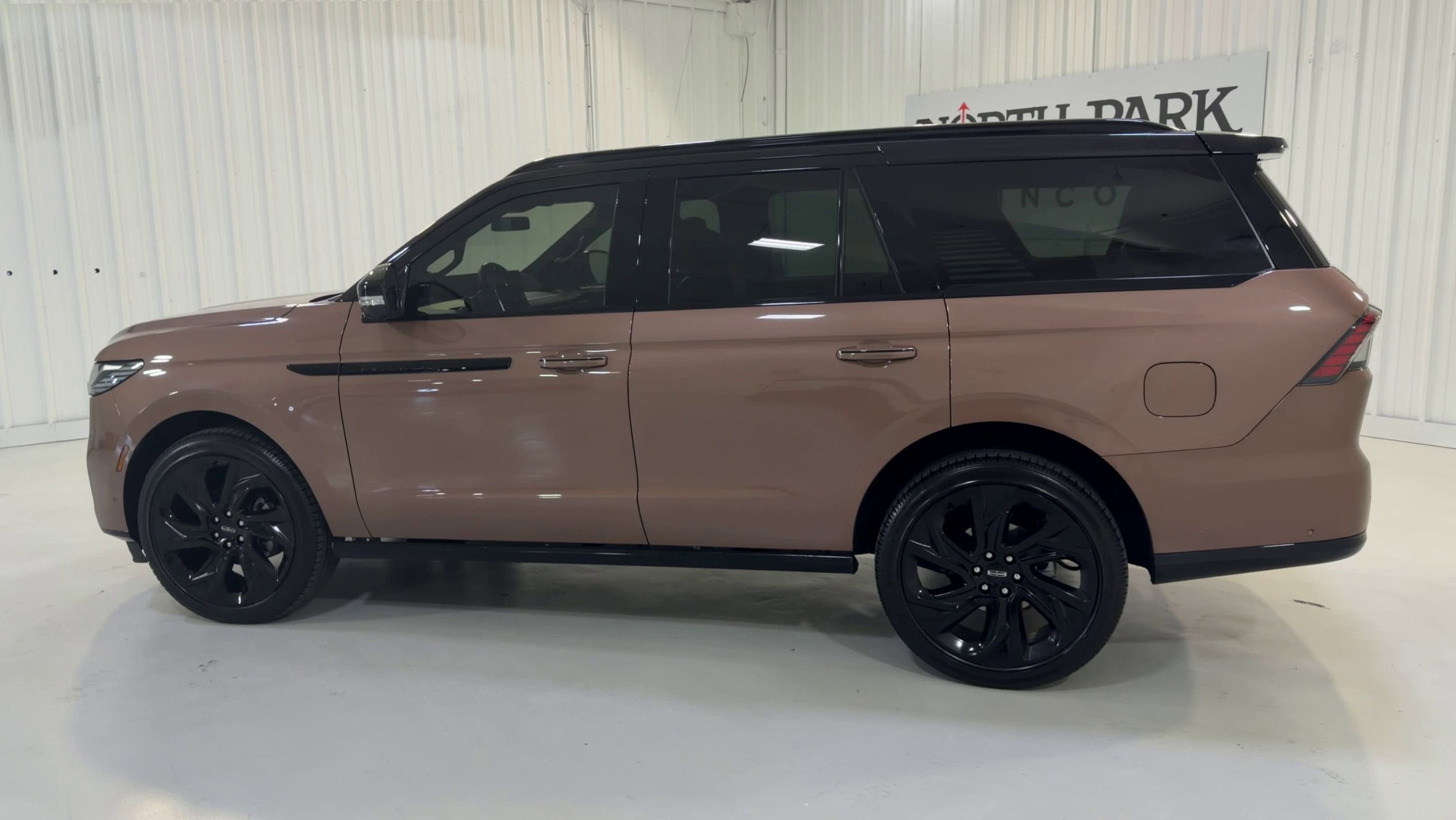 2025 Lincoln Navigator Black Label