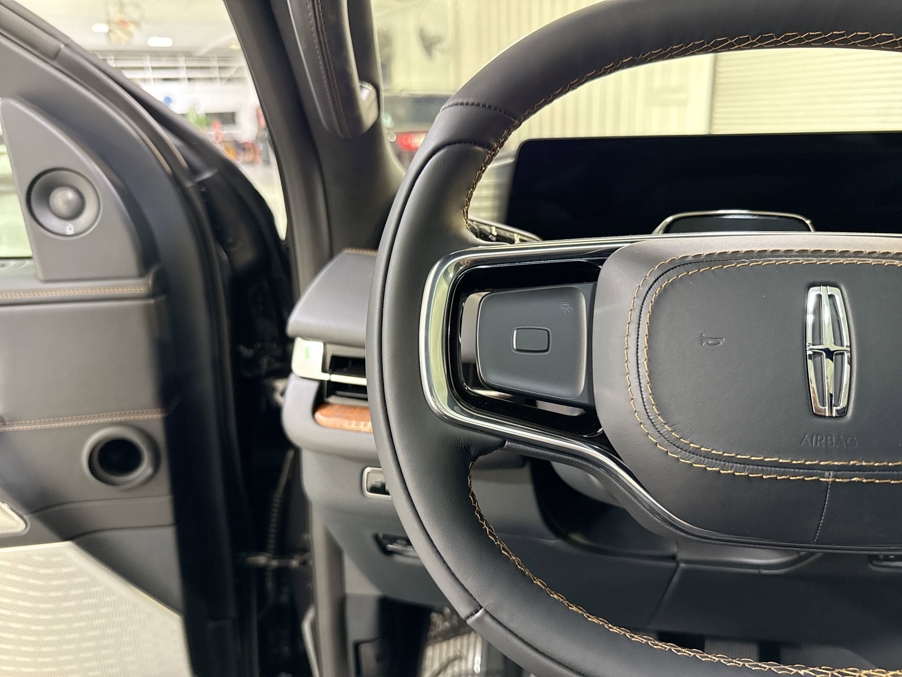 2025 Lincoln Navigator Black Label