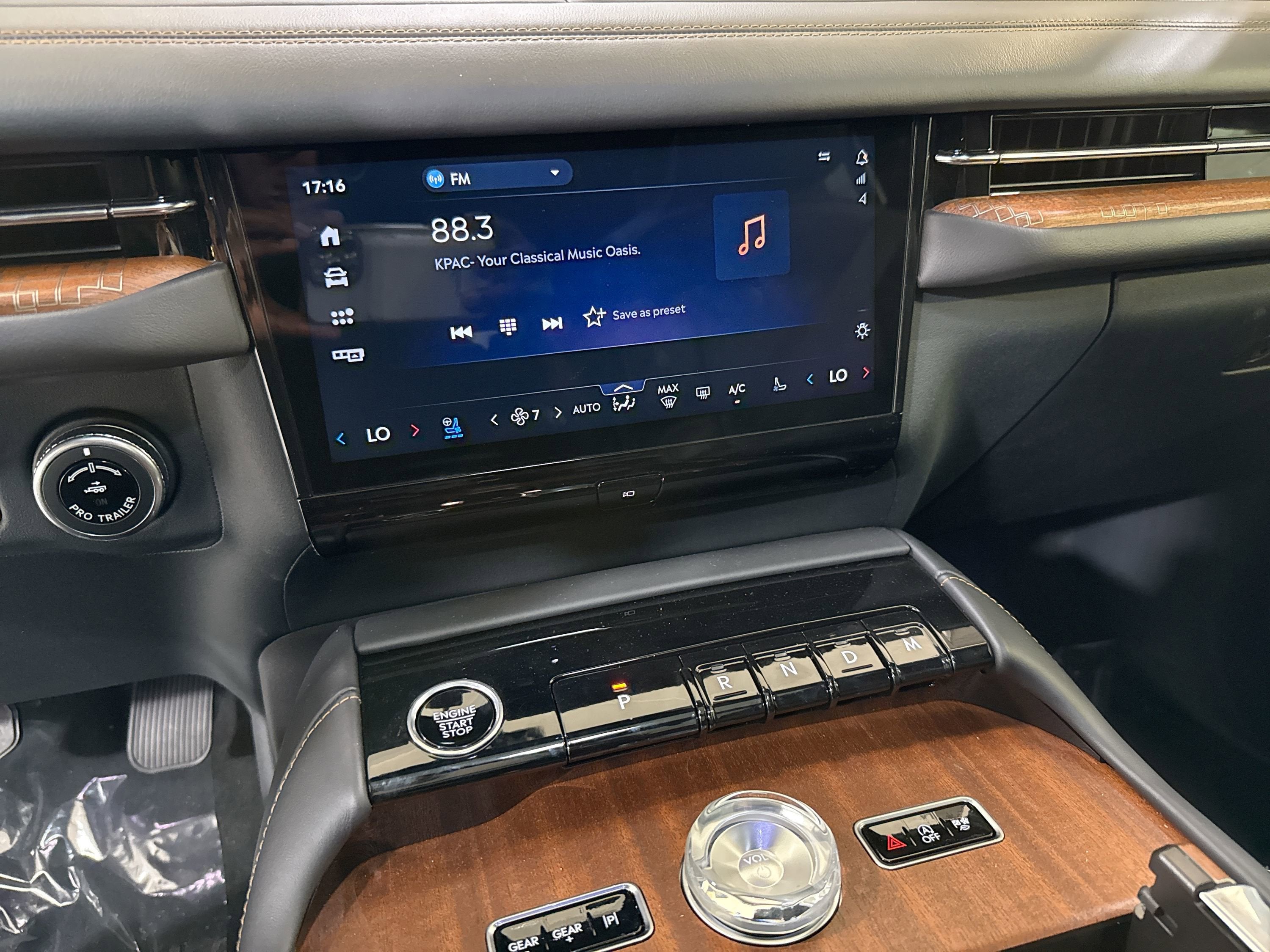 2025 Lincoln Navigator Black Label