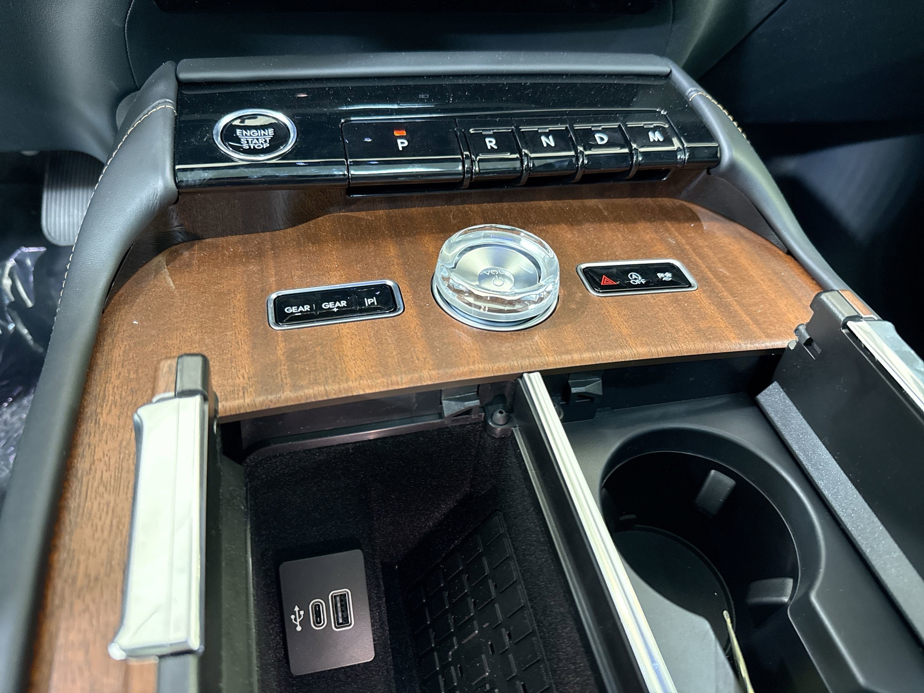 2025 Lincoln Navigator Black Label