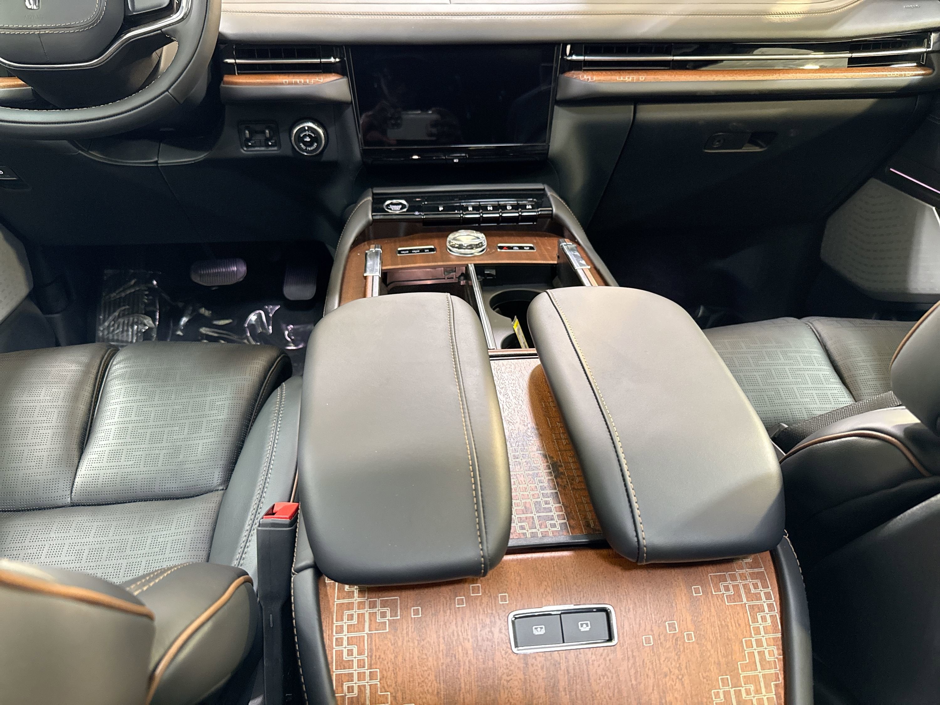 2025 Lincoln Navigator Black Label