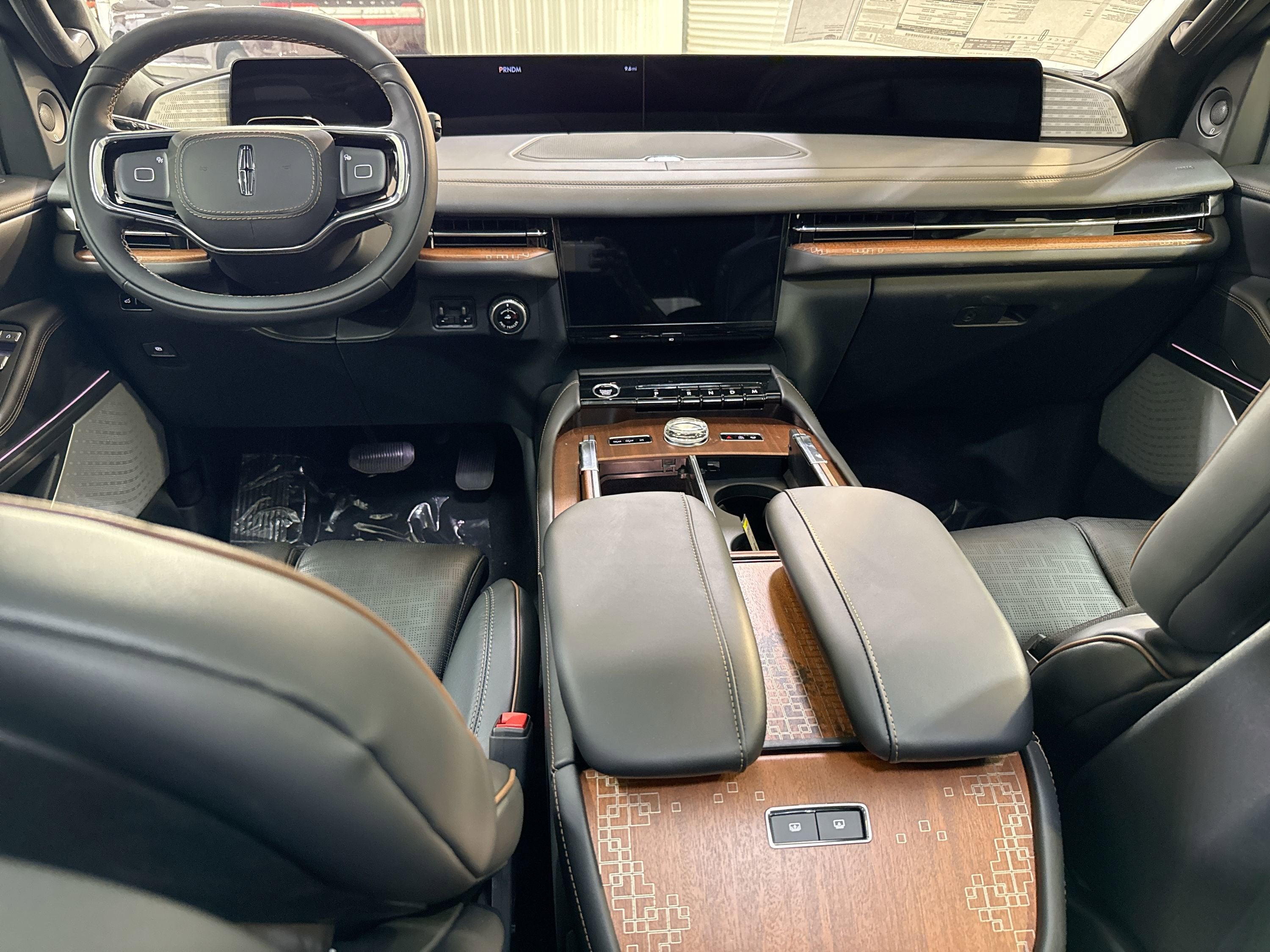 2025 Lincoln Navigator Black Label