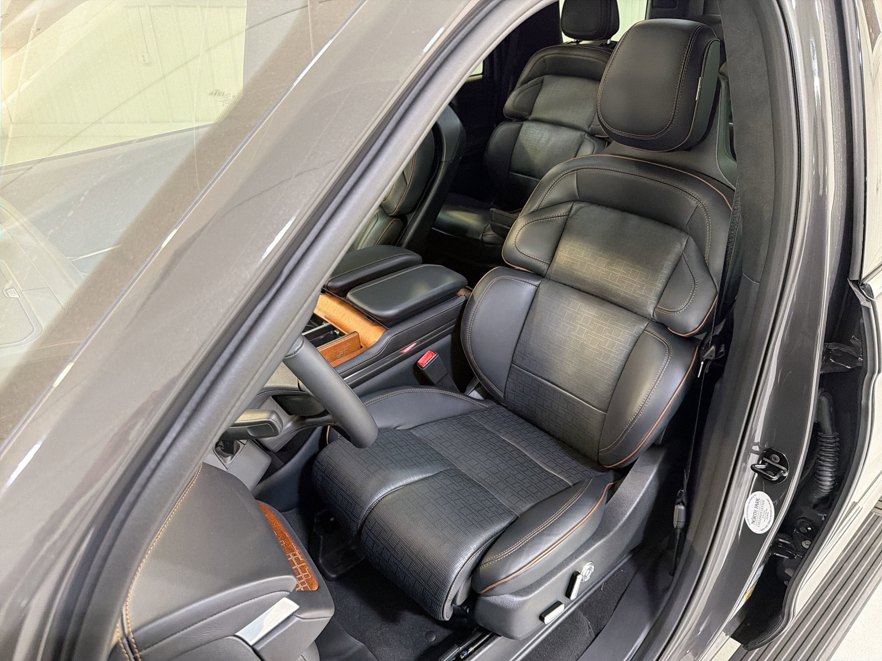 2025 Lincoln Navigator Black Label