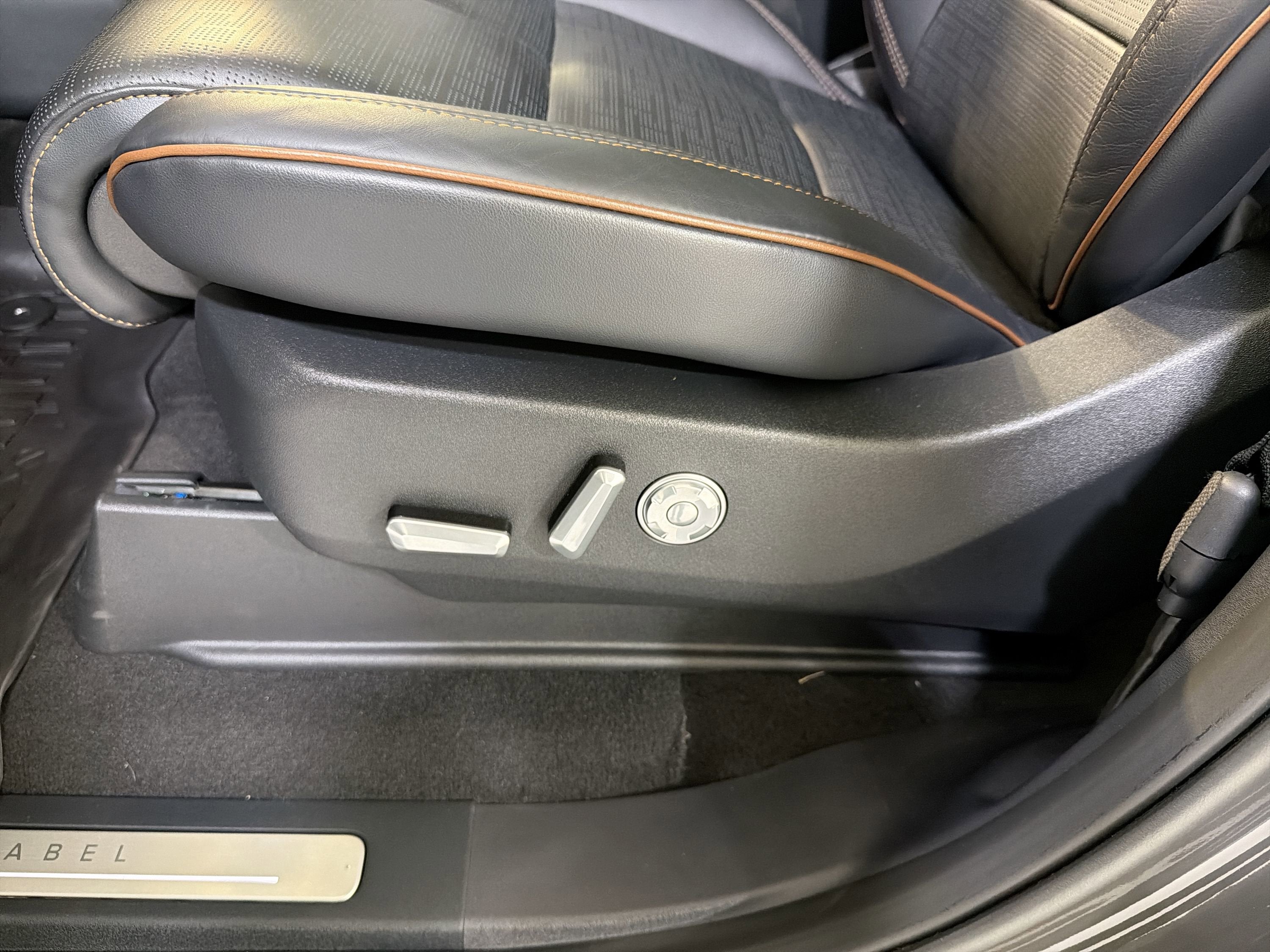 2025 Lincoln Navigator Black Label