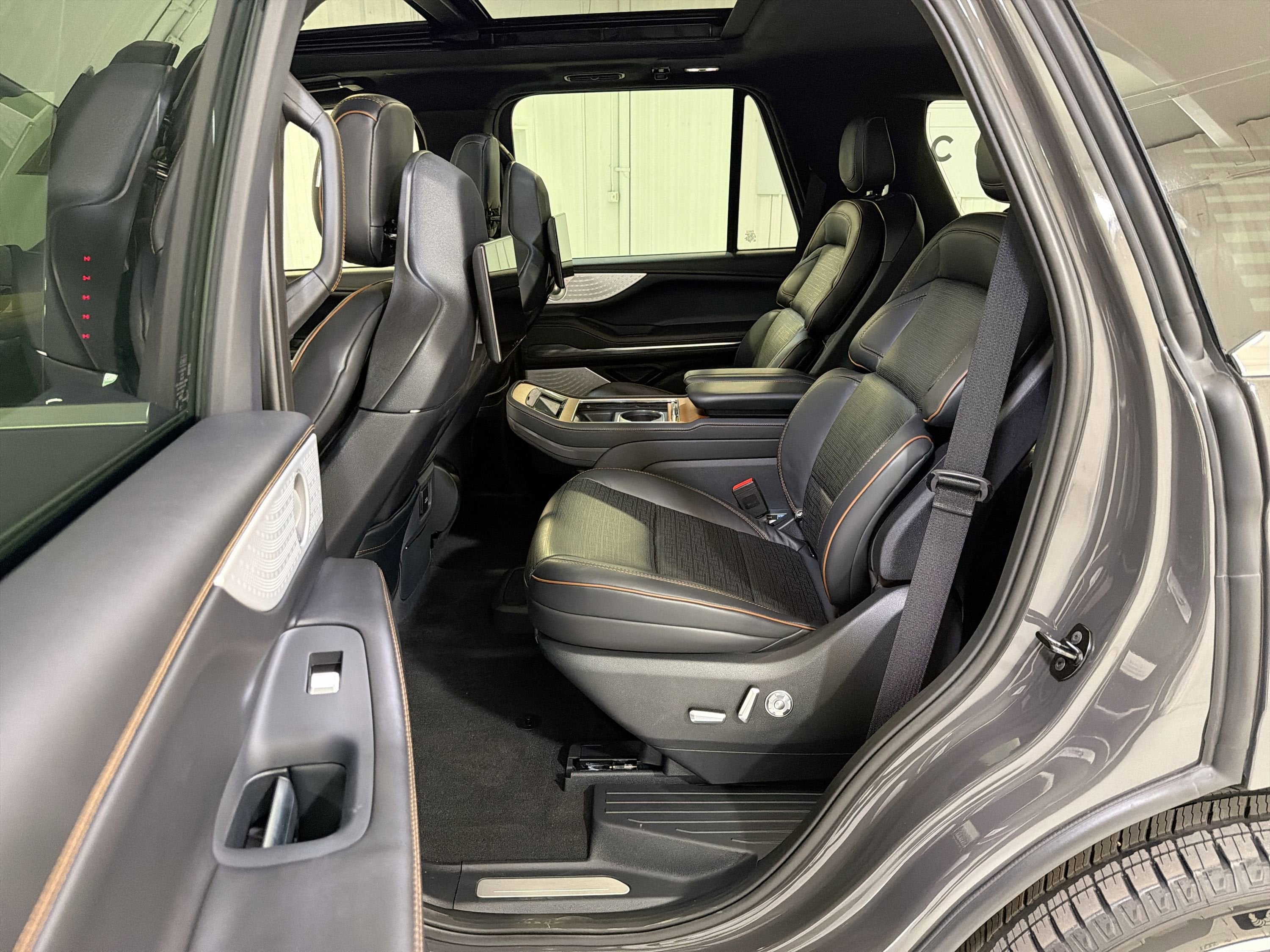 2025 Lincoln Navigator Black Label