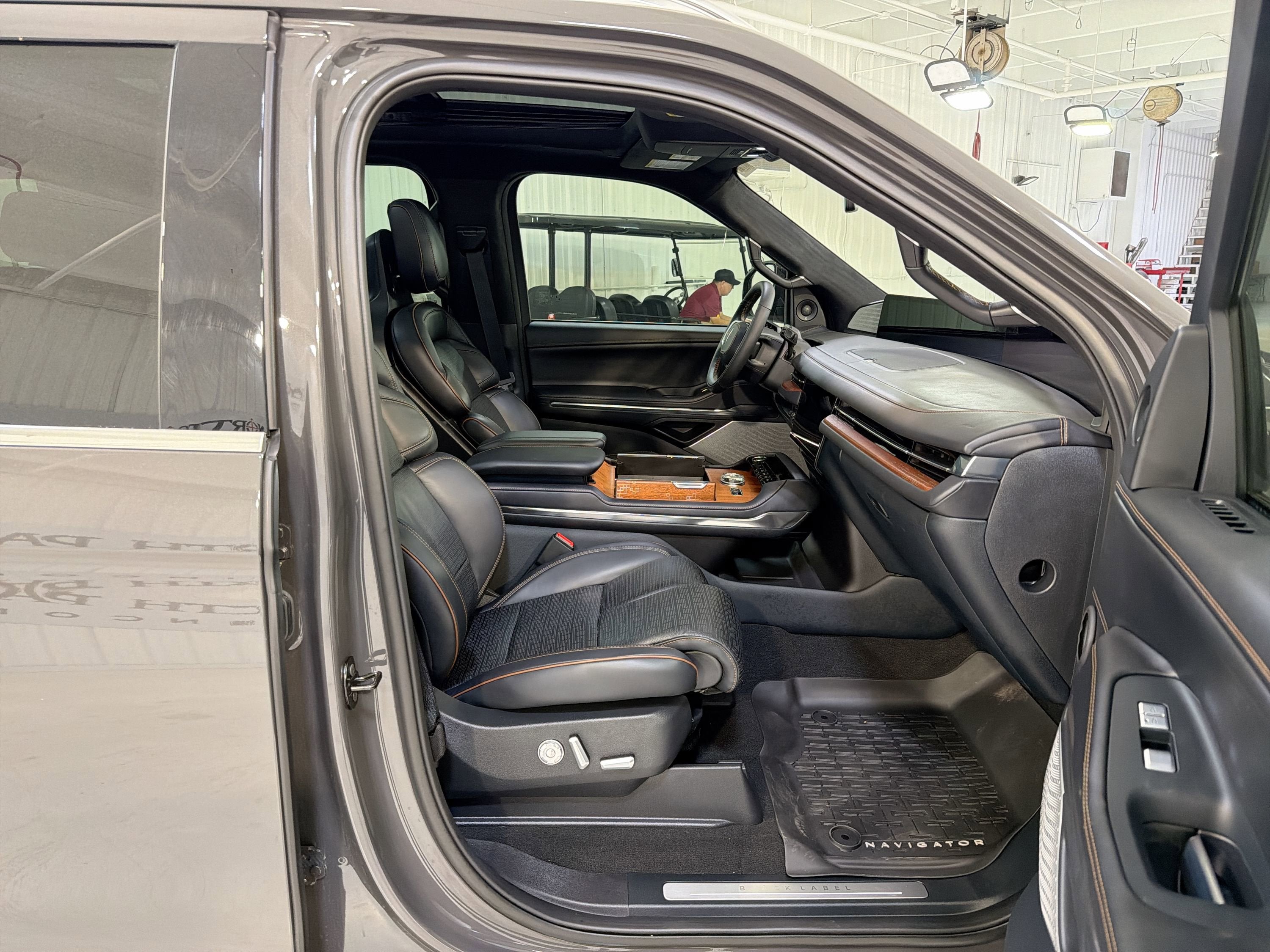 2025 Lincoln Navigator Black Label