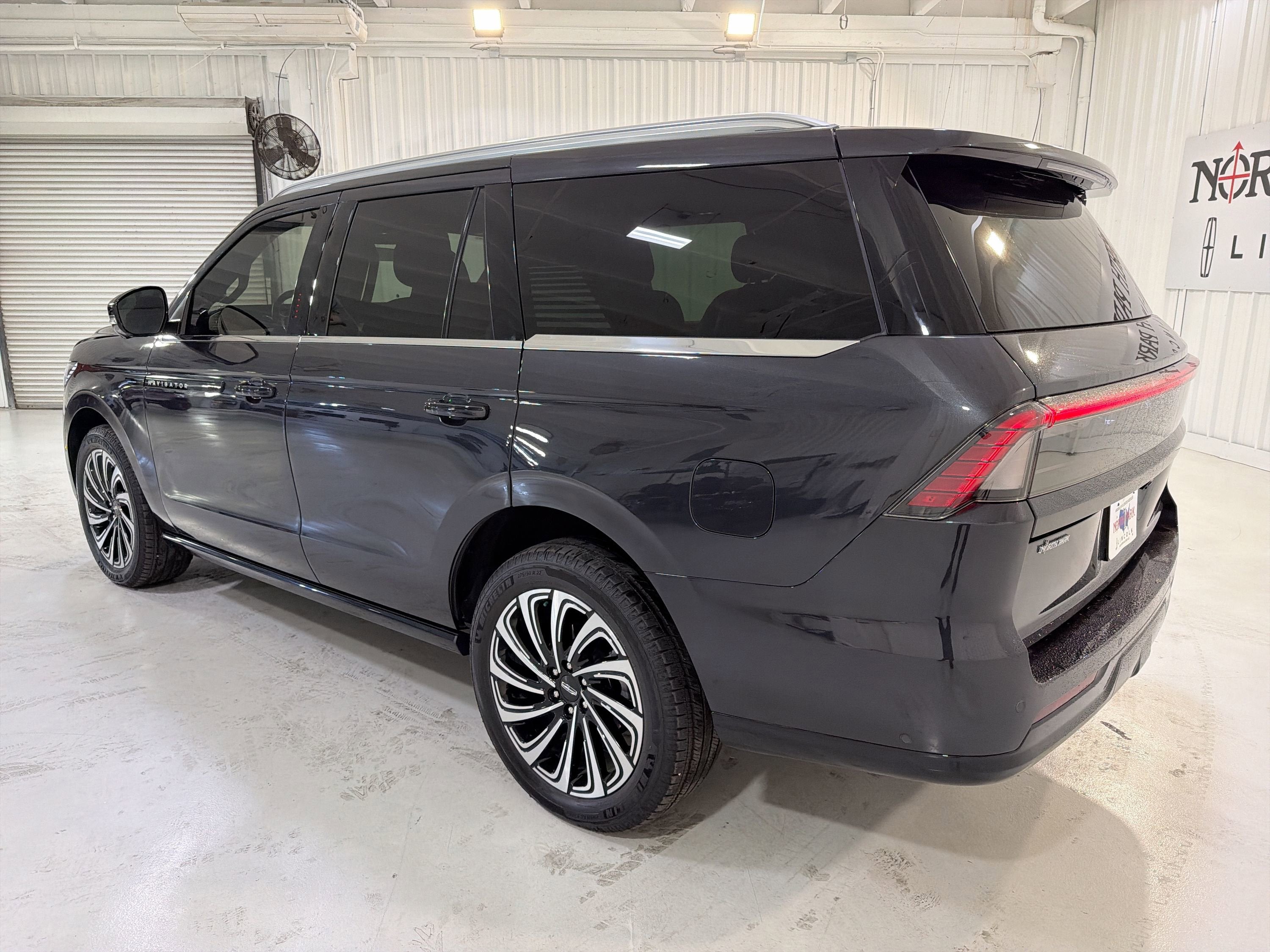 2025 Lincoln Navigator Black Label