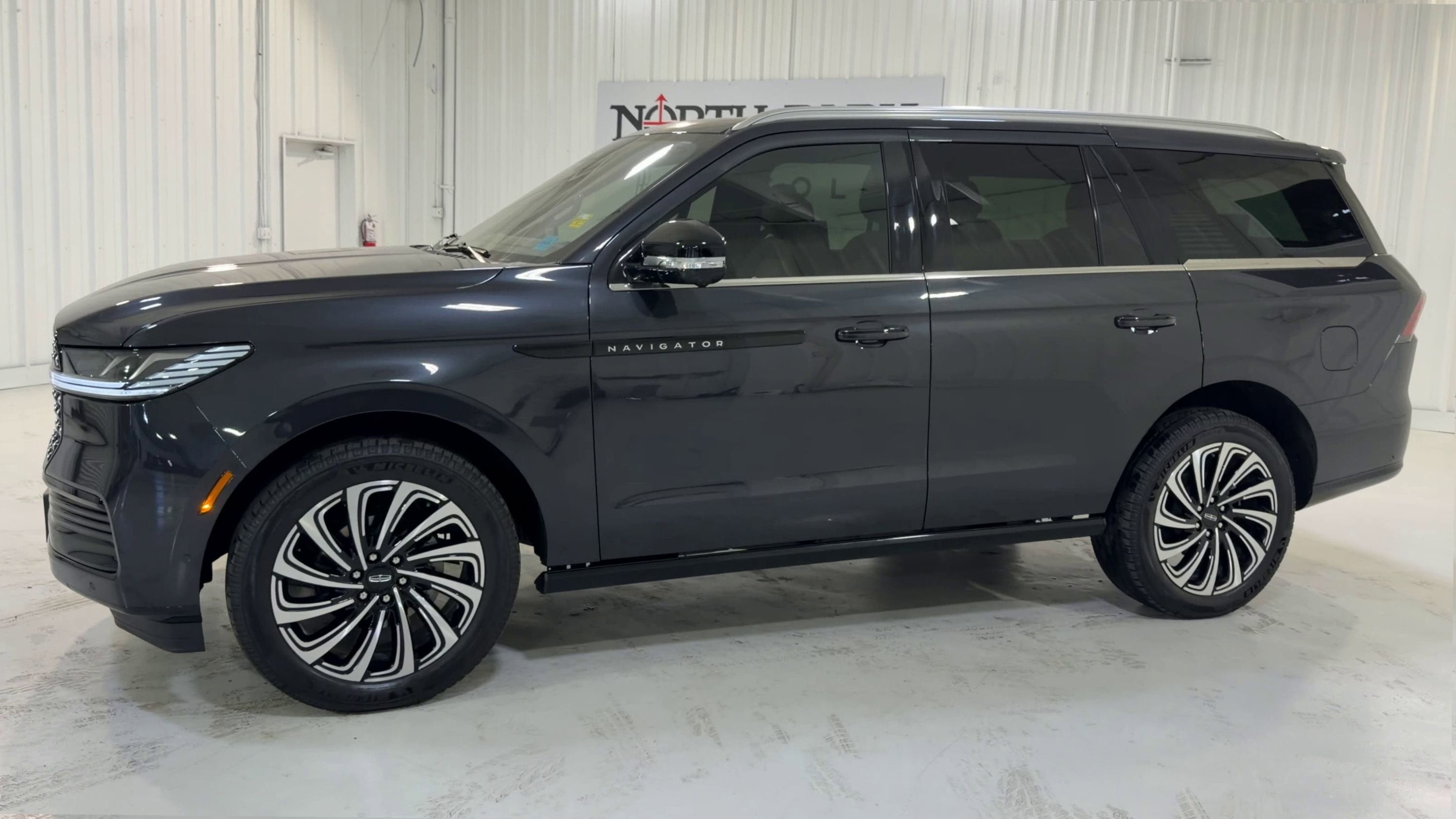 2025 Lincoln Navigator Black Label