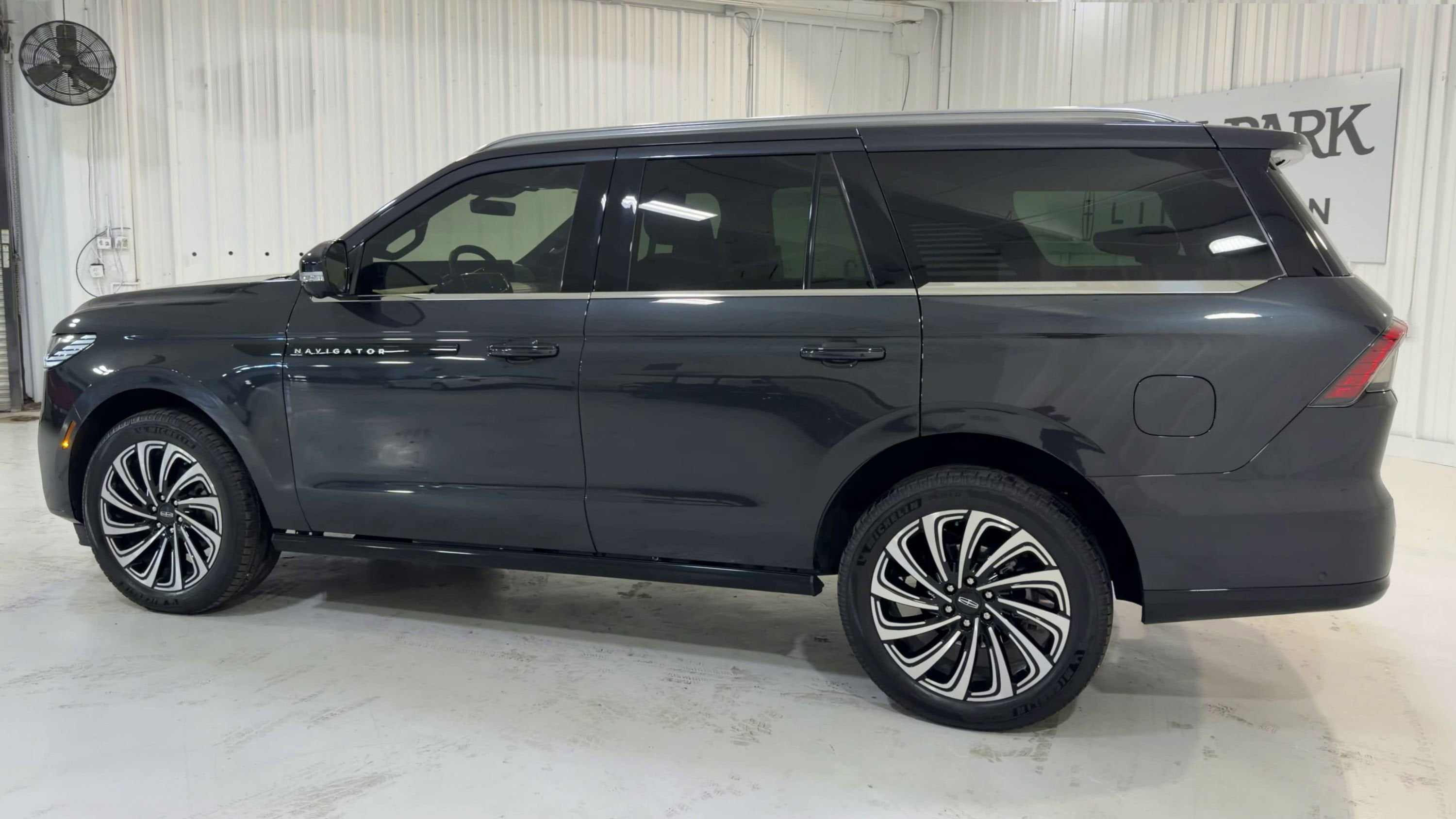 2025 Lincoln Navigator Black Label