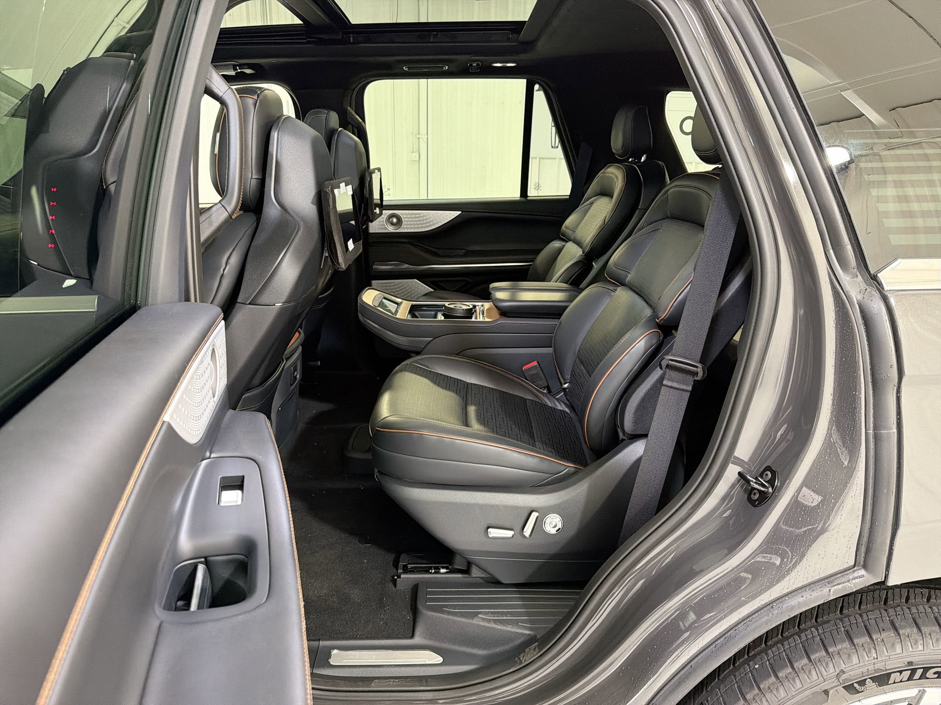 2025 Lincoln Navigator Black Label