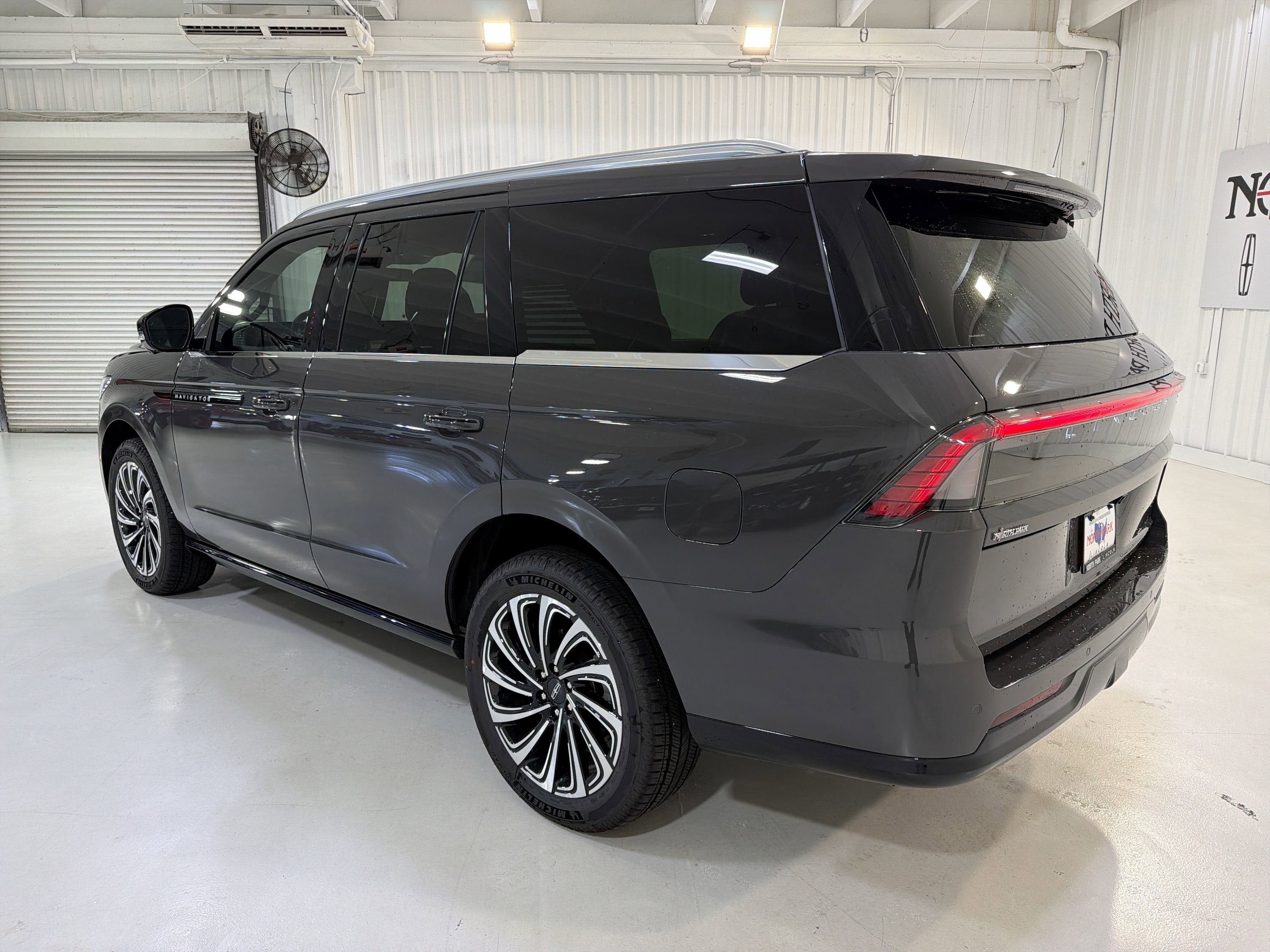 2025 Lincoln Navigator Black Label