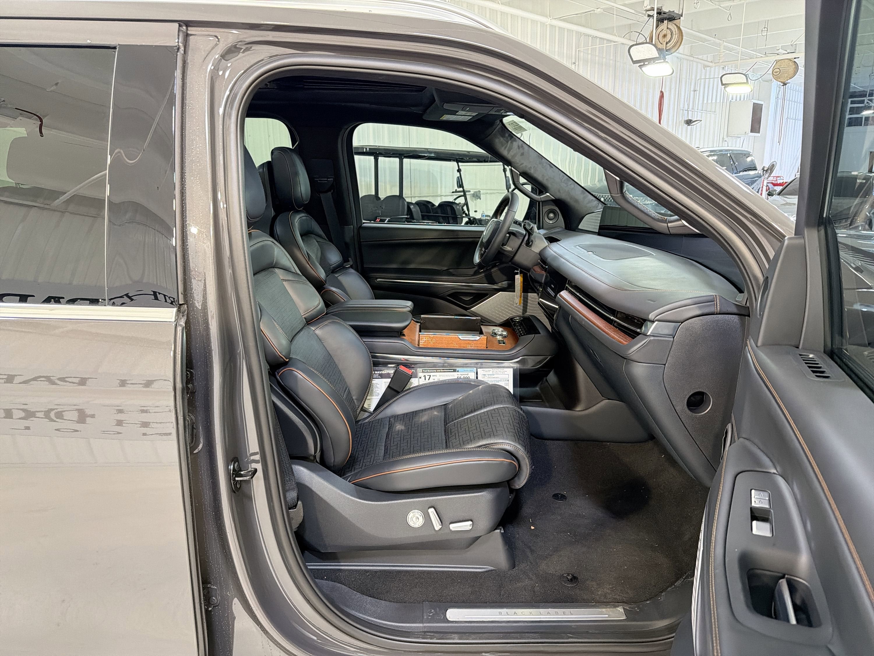 2025 Lincoln Navigator Black Label
