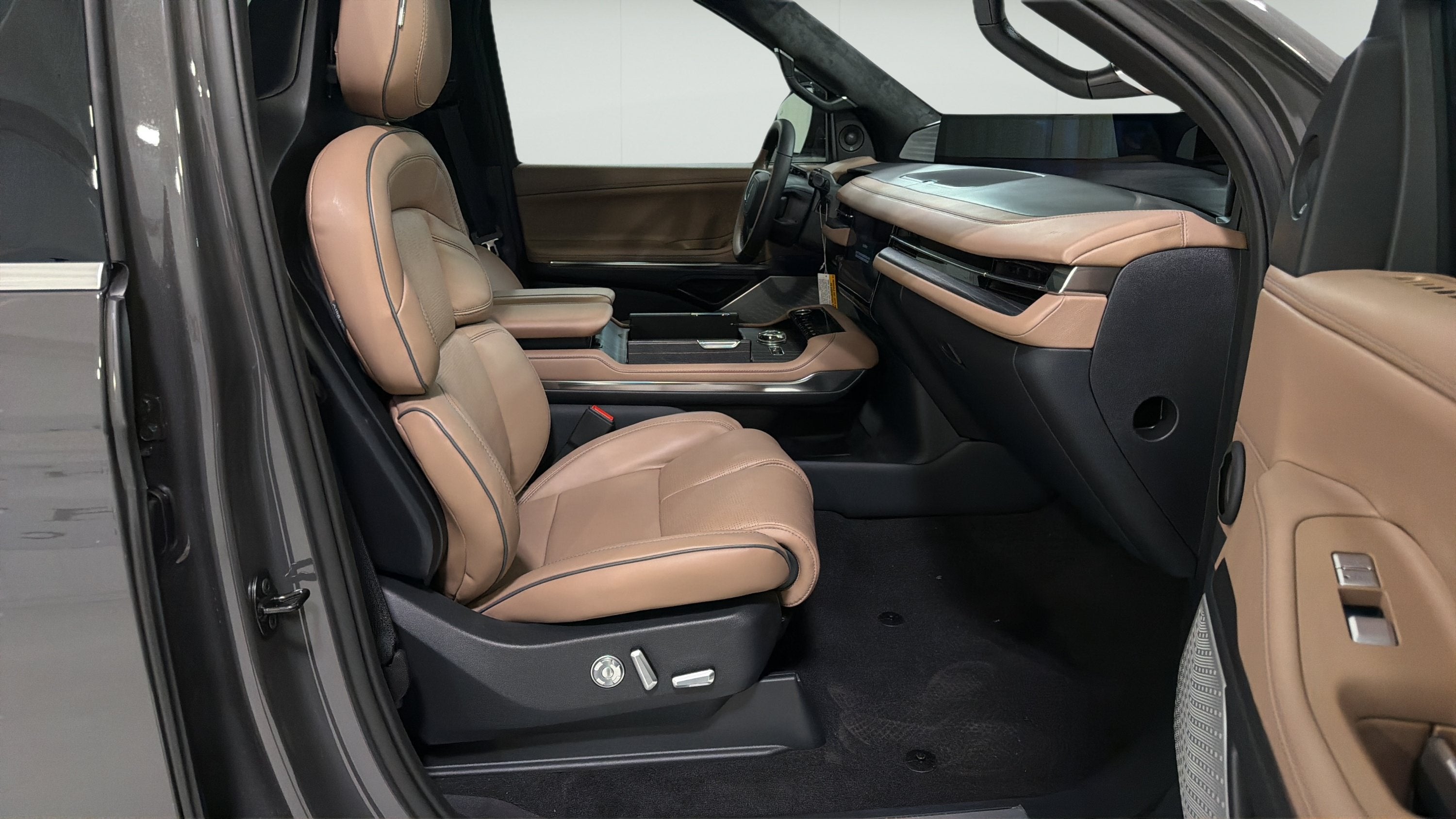 2027 Lincoln Navigator Black Label
