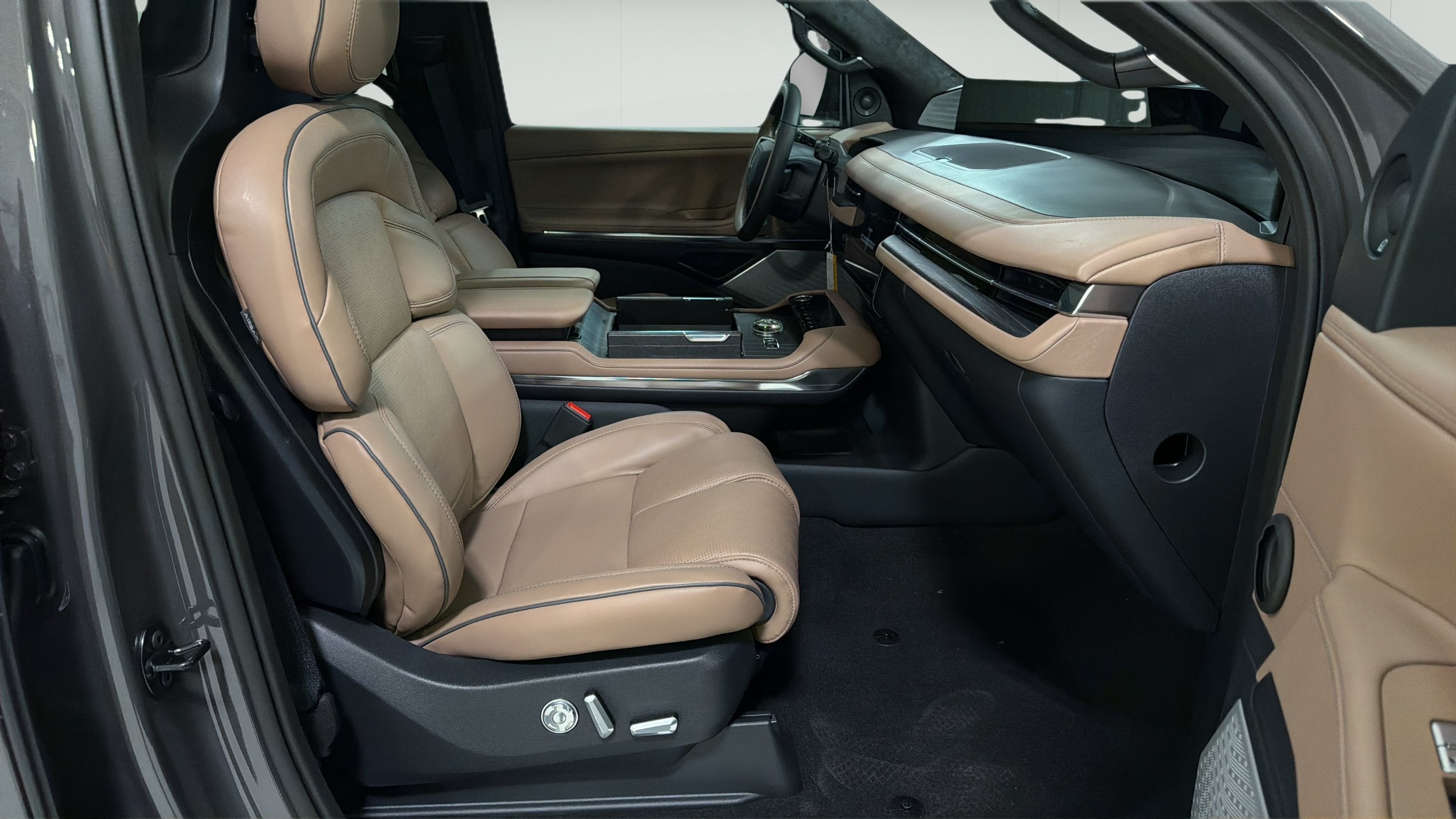 2027 Lincoln Navigator Black Label
