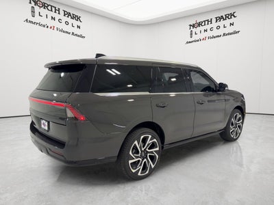 2027 Lincoln Navigator Black Label