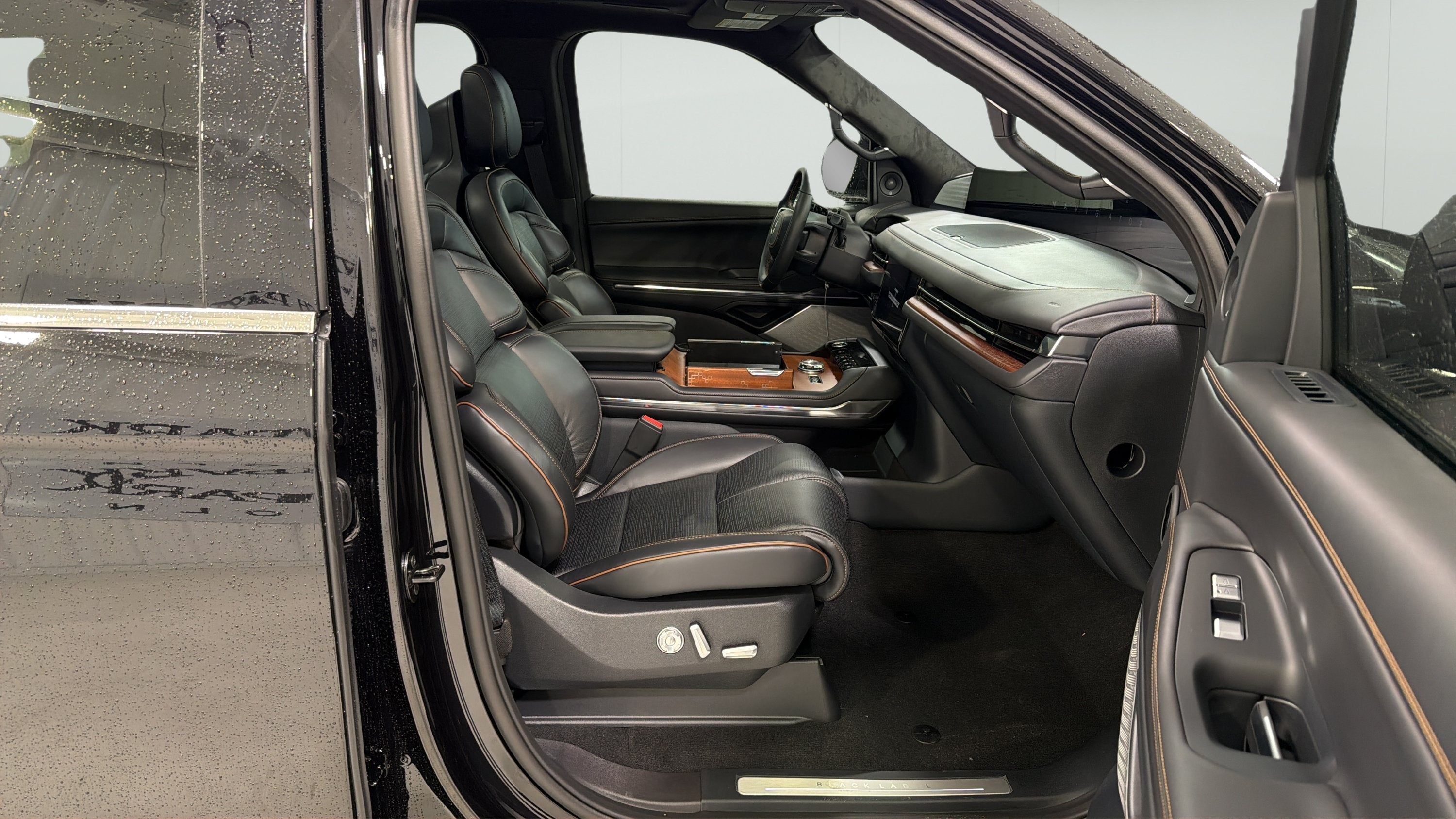 2027 Lincoln Navigator Black Label