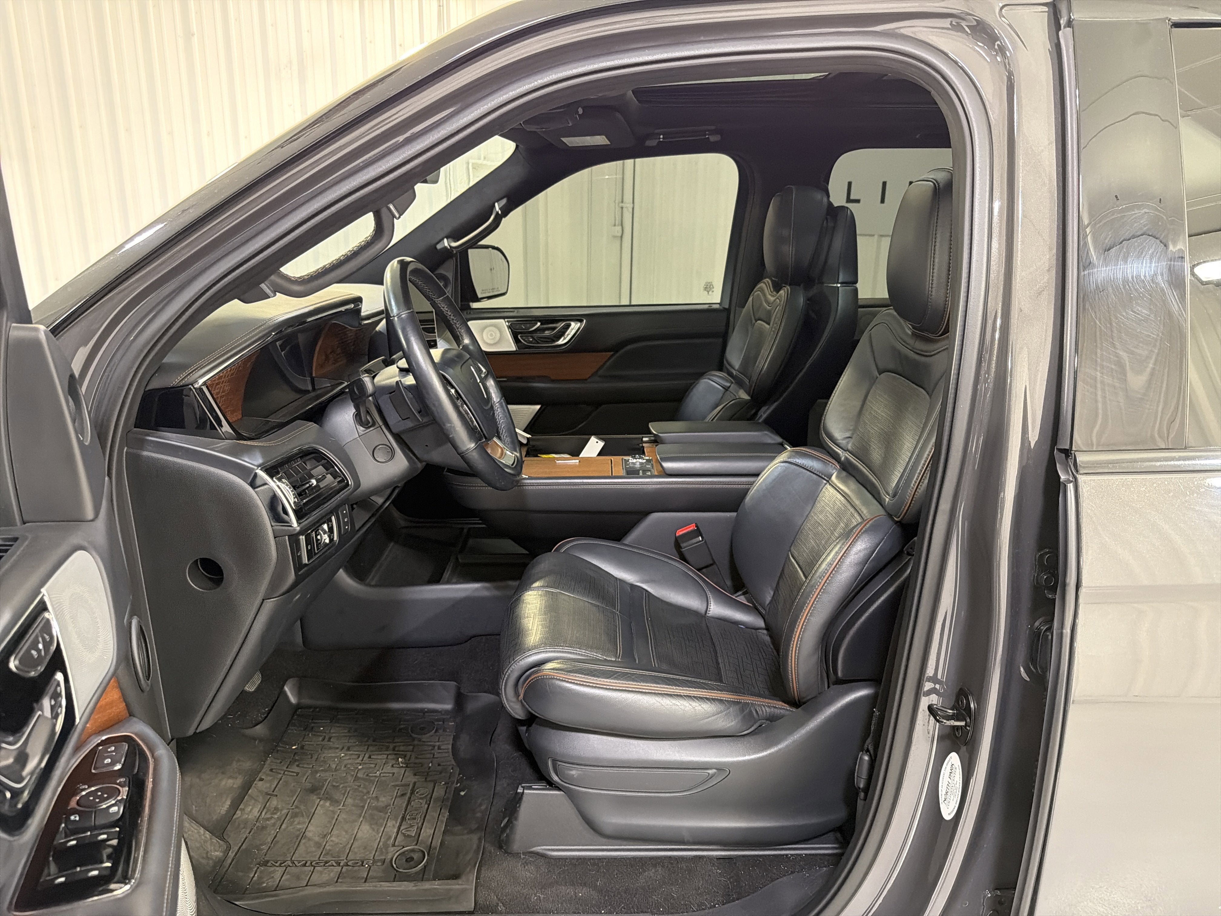 2023 Lincoln Navigator Black Label