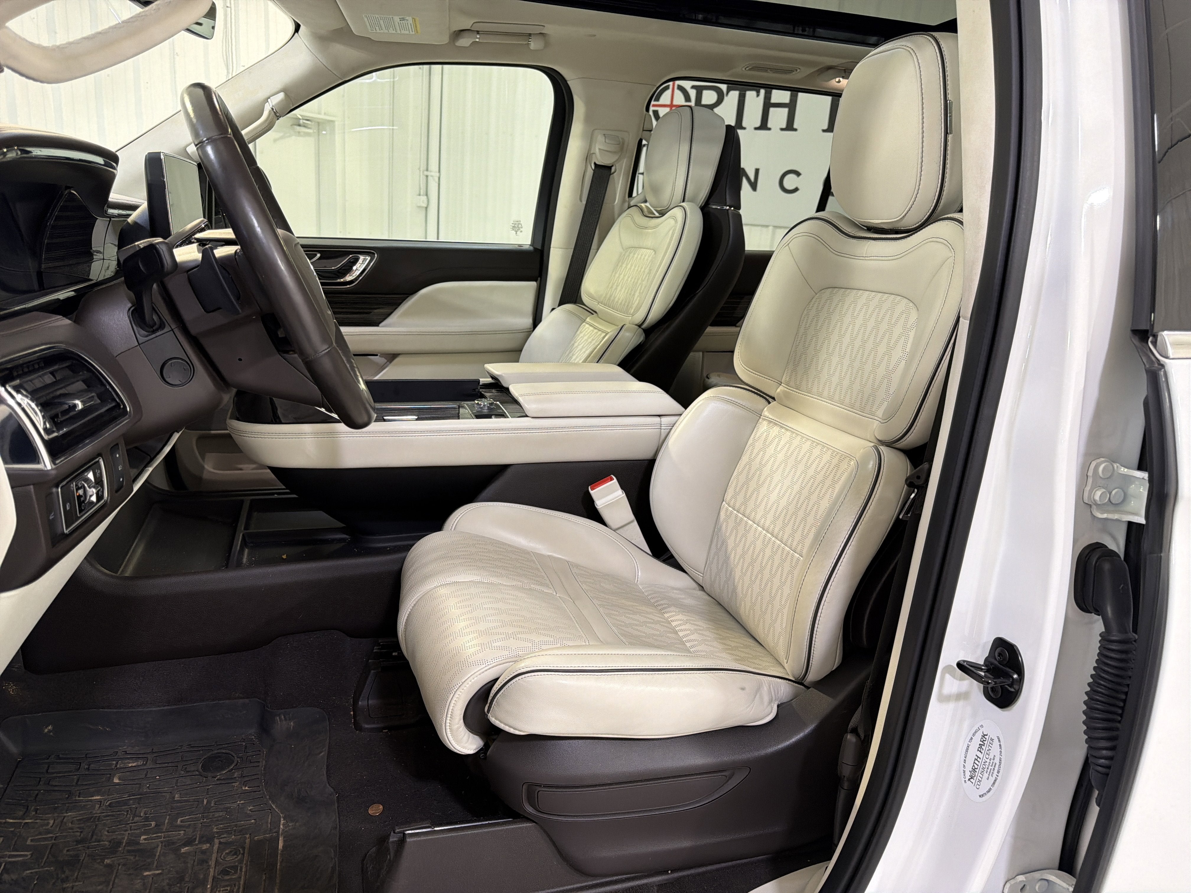 2023 Lincoln Navigator Black Label