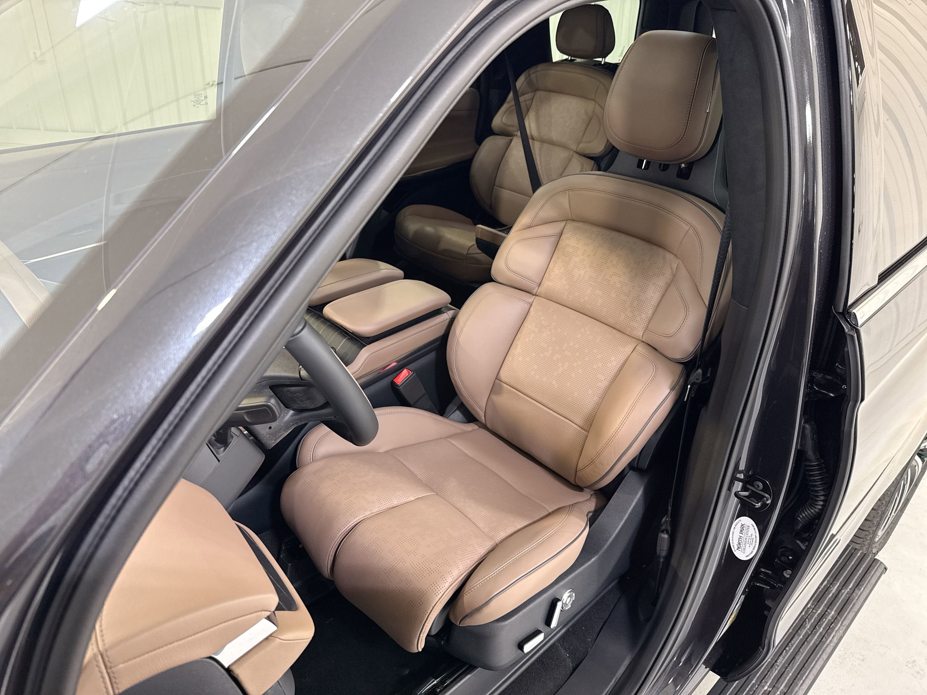 2025 Lincoln Navigator Black Label