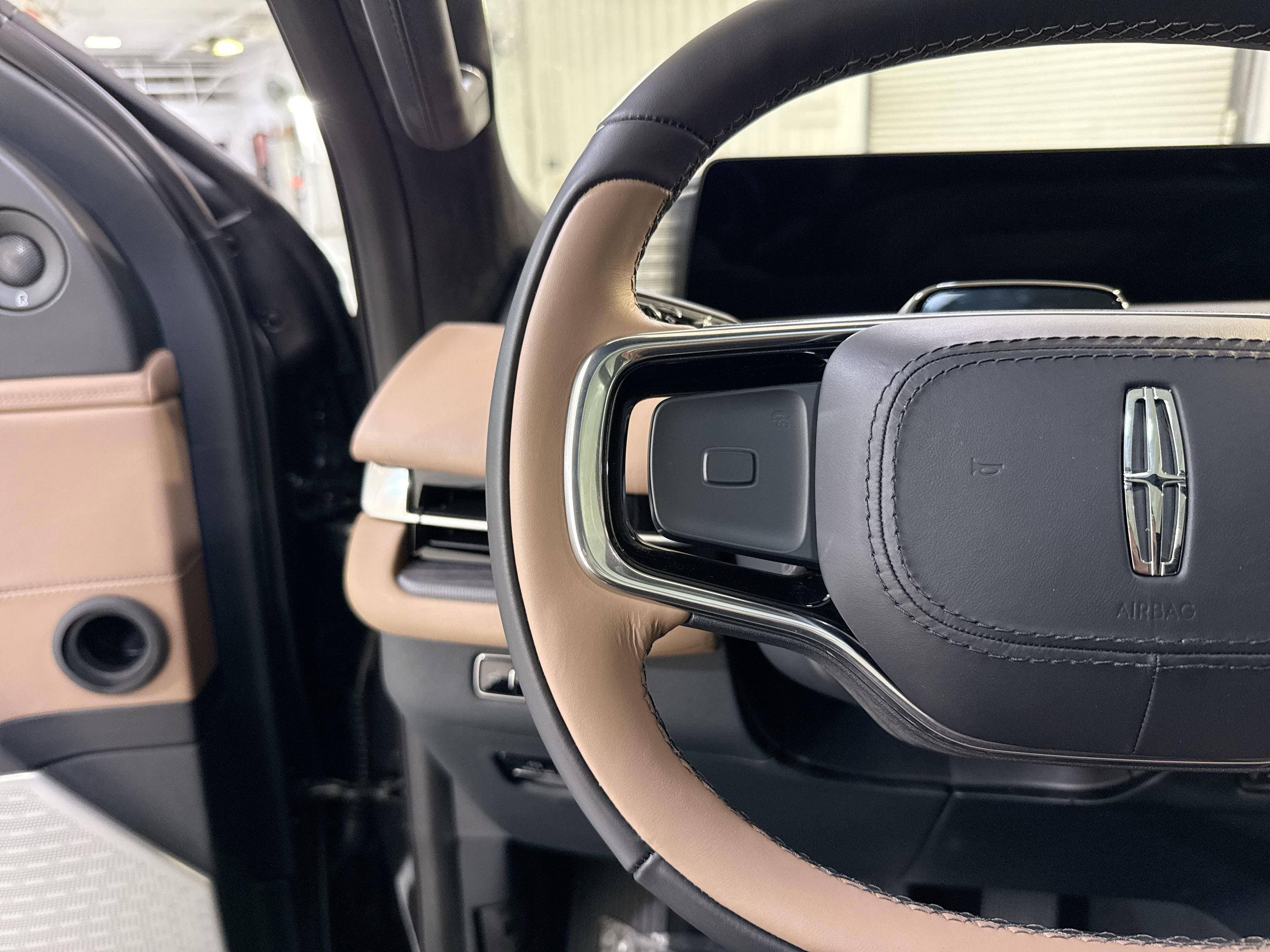 2025 Lincoln Navigator Black Label