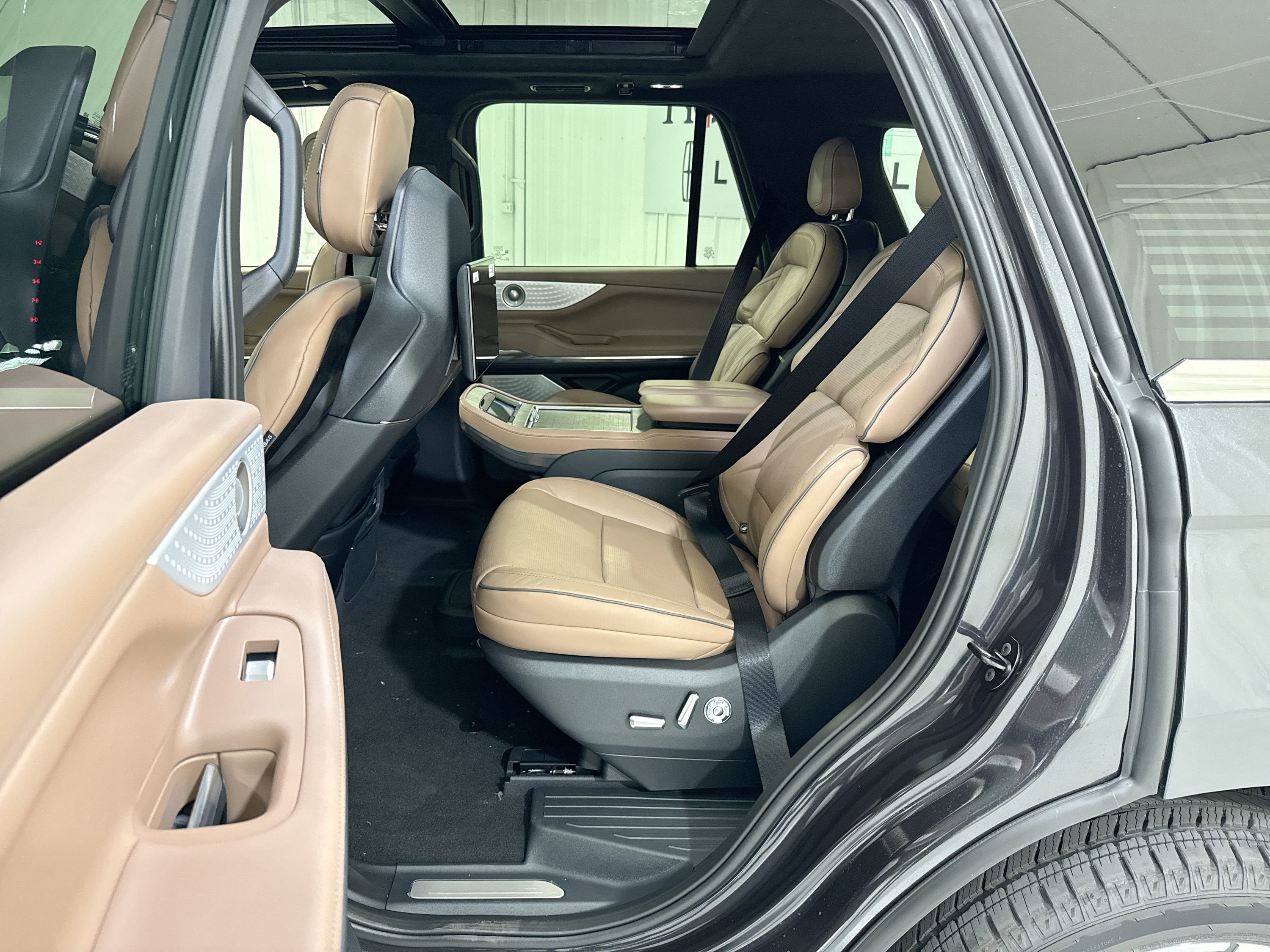 2025 Lincoln Navigator Black Label