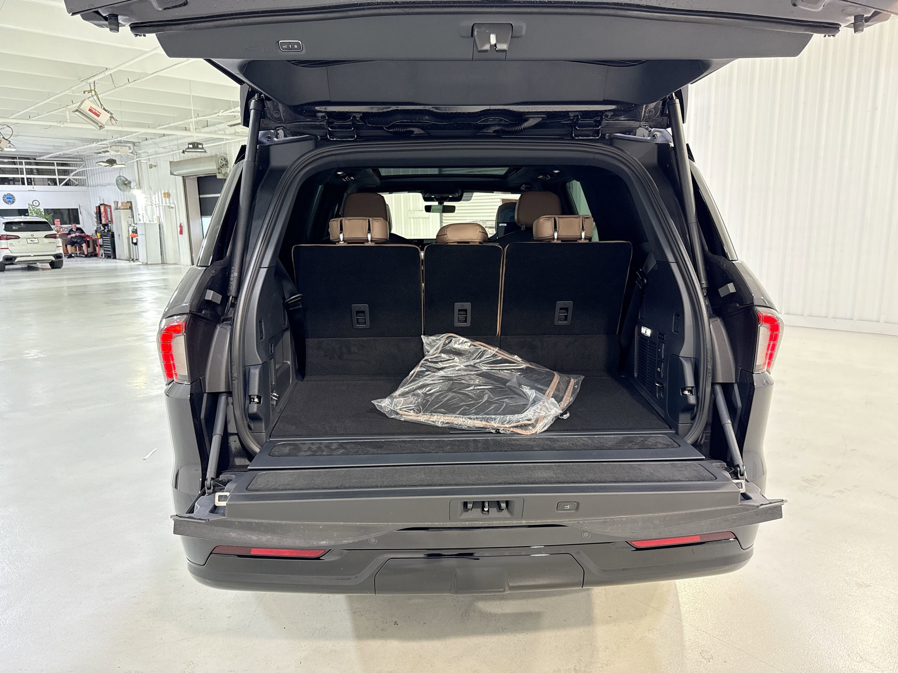 2025 Lincoln Navigator Black Label