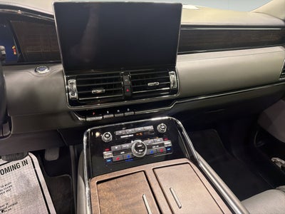2022 Lincoln Navigator Black Label