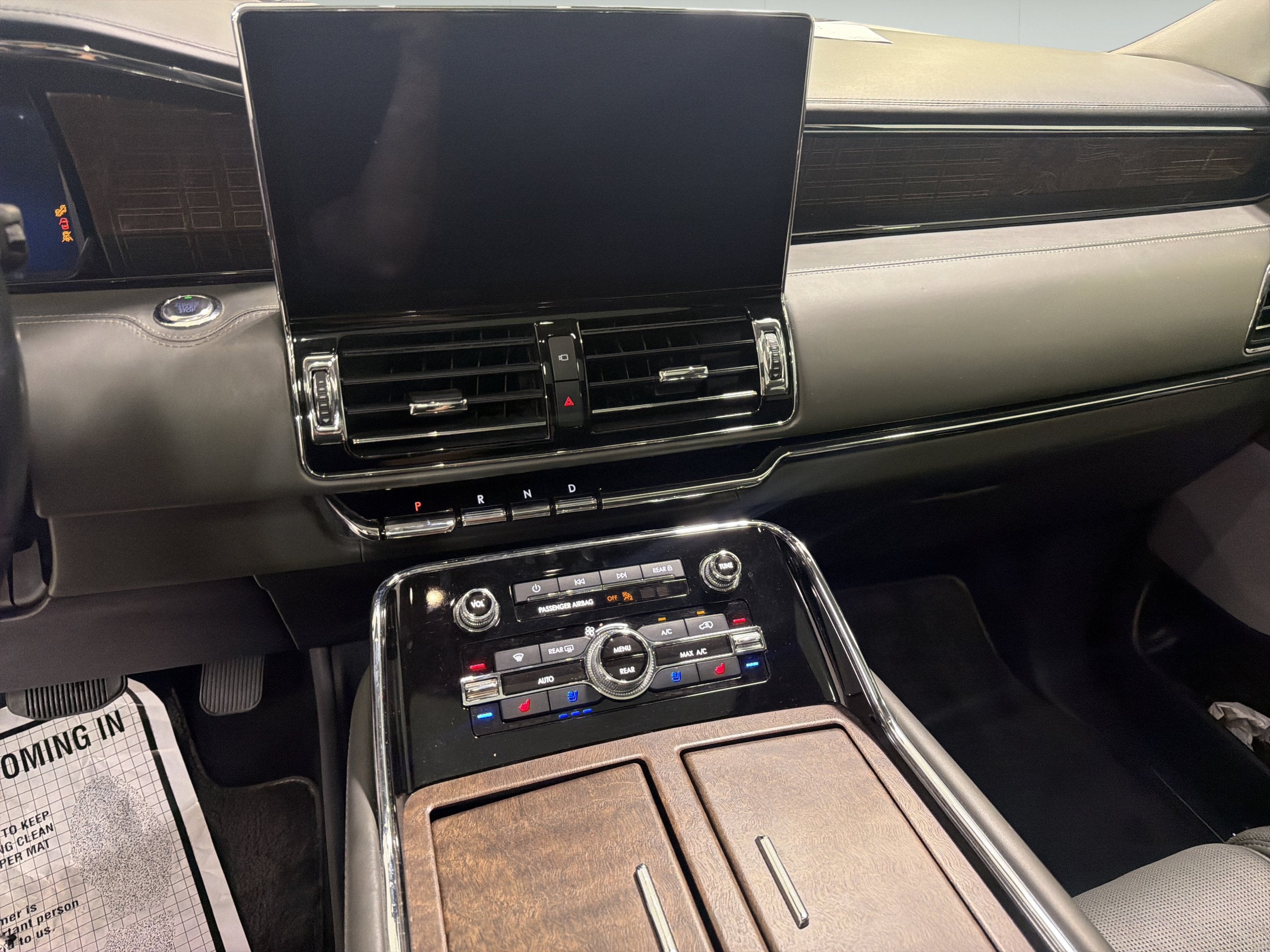 2022 Lincoln Navigator Black Label