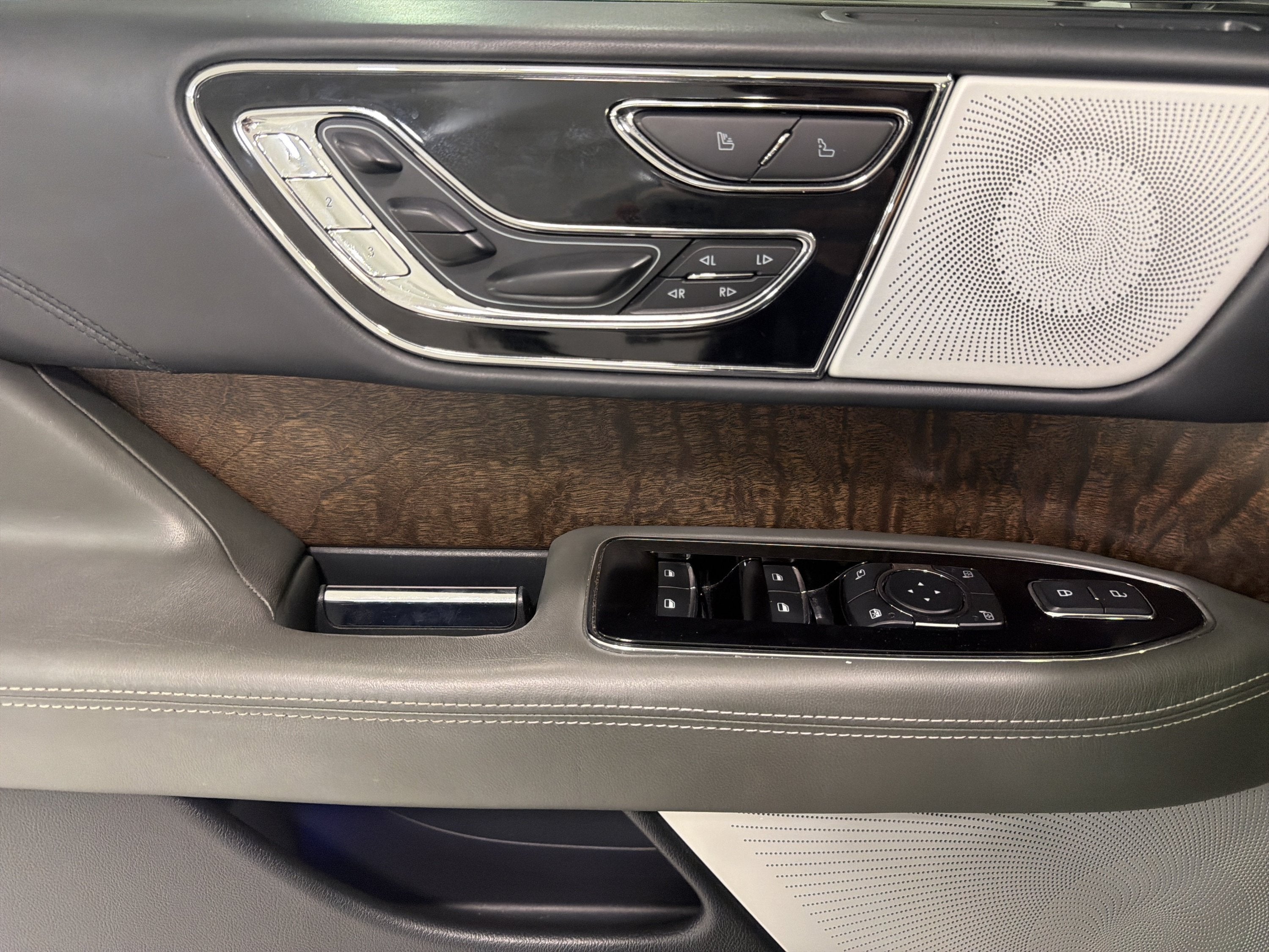 2022 Lincoln Navigator Black Label