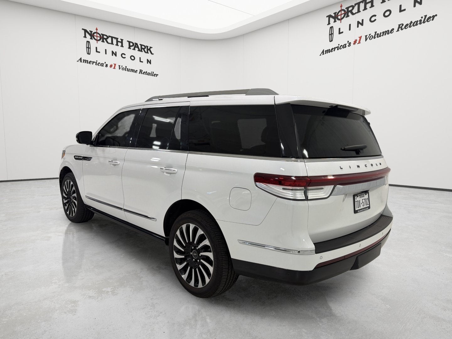 2022 Lincoln Navigator Black Label