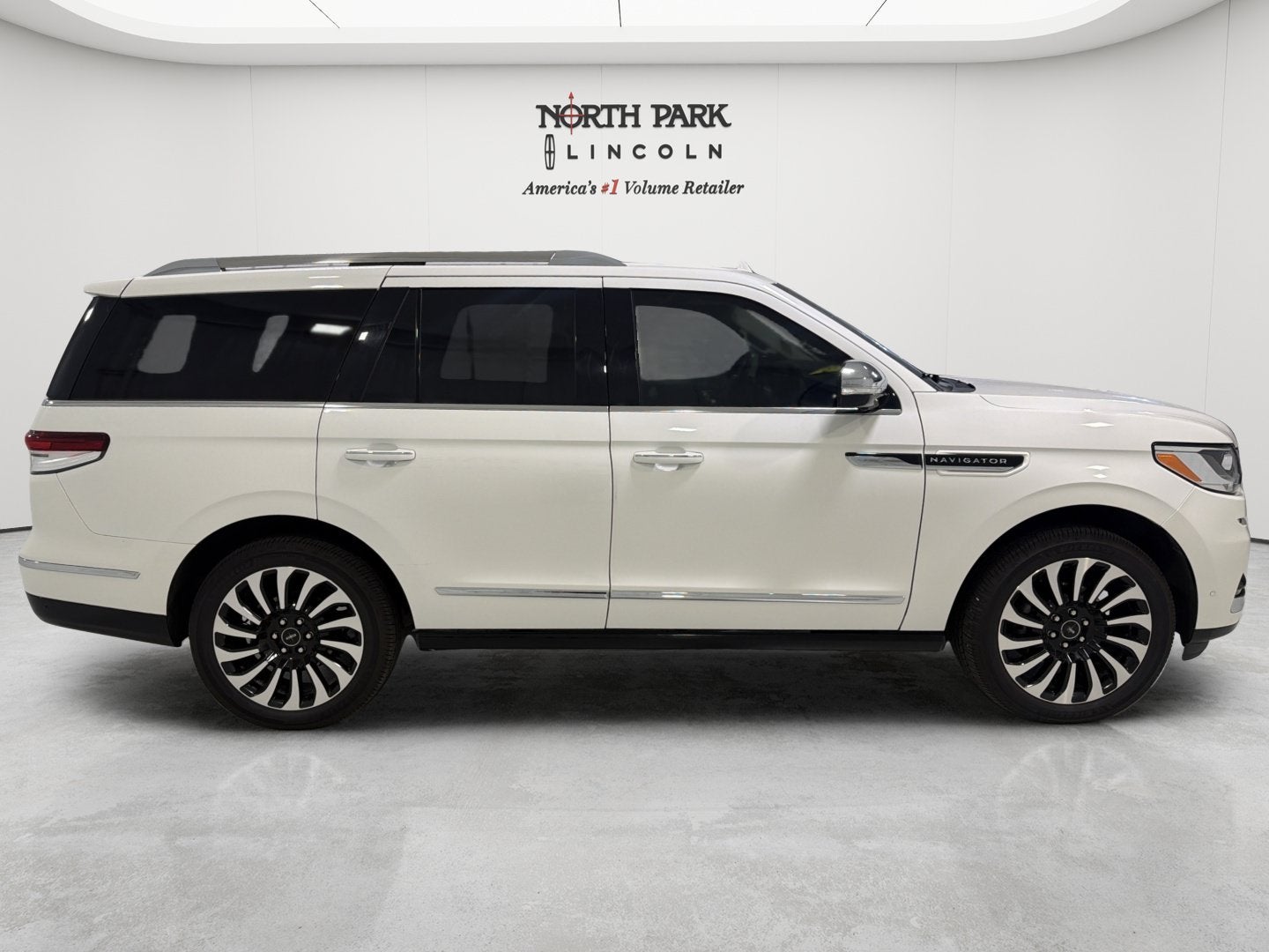 2022 Lincoln Navigator Black Label