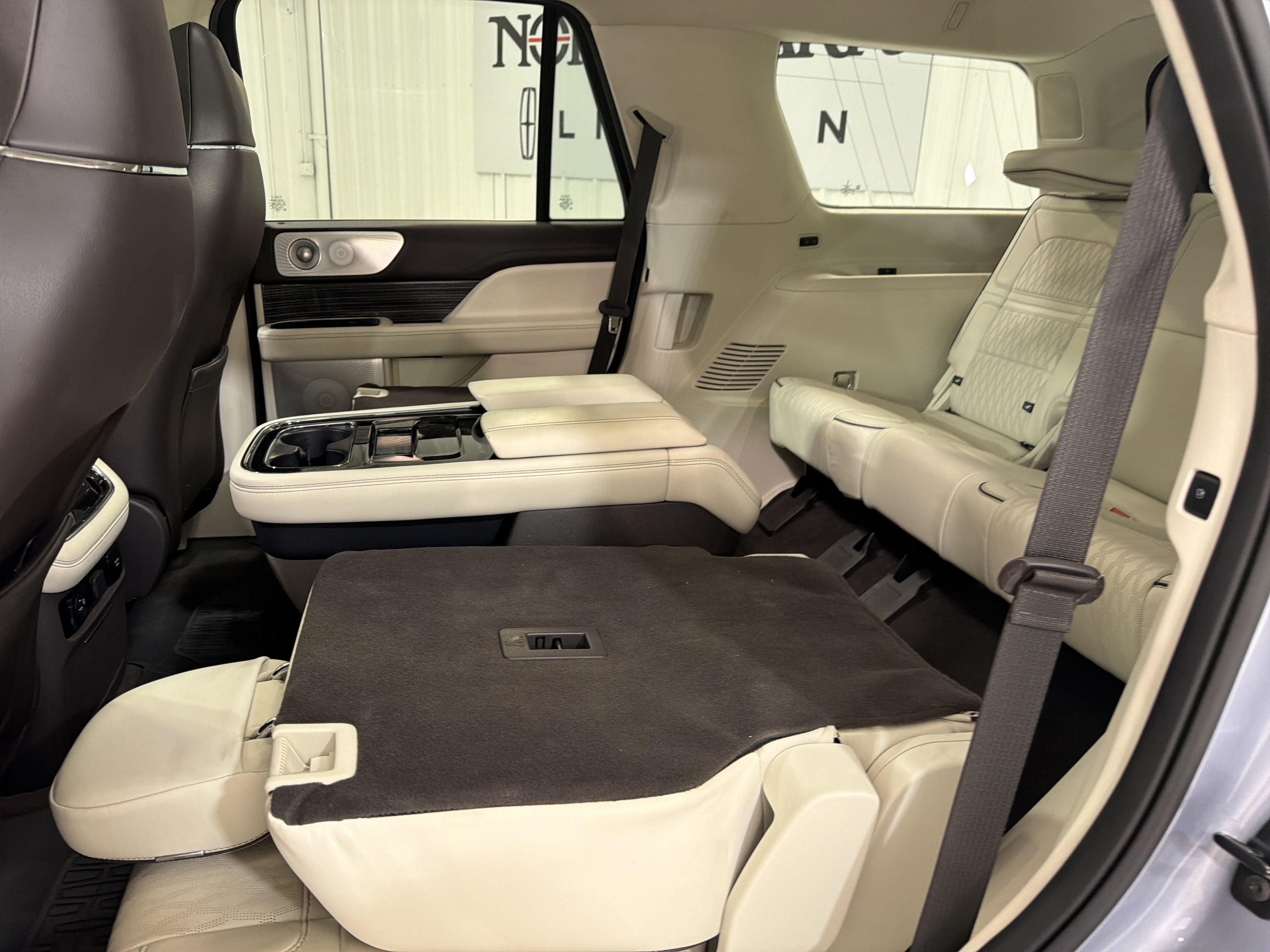 2022 Lincoln Navigator Black Label