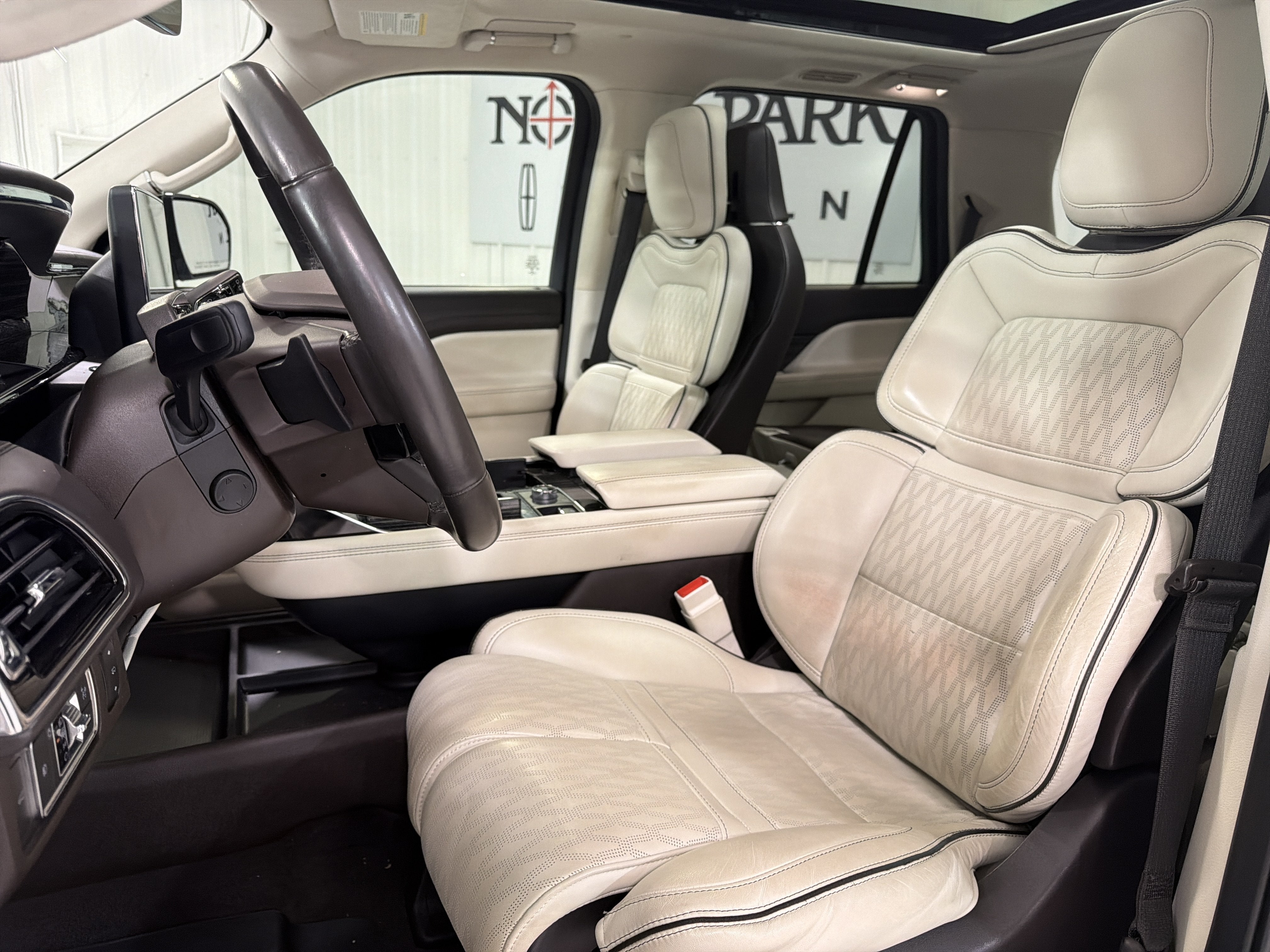 2022 Lincoln Navigator Black Label