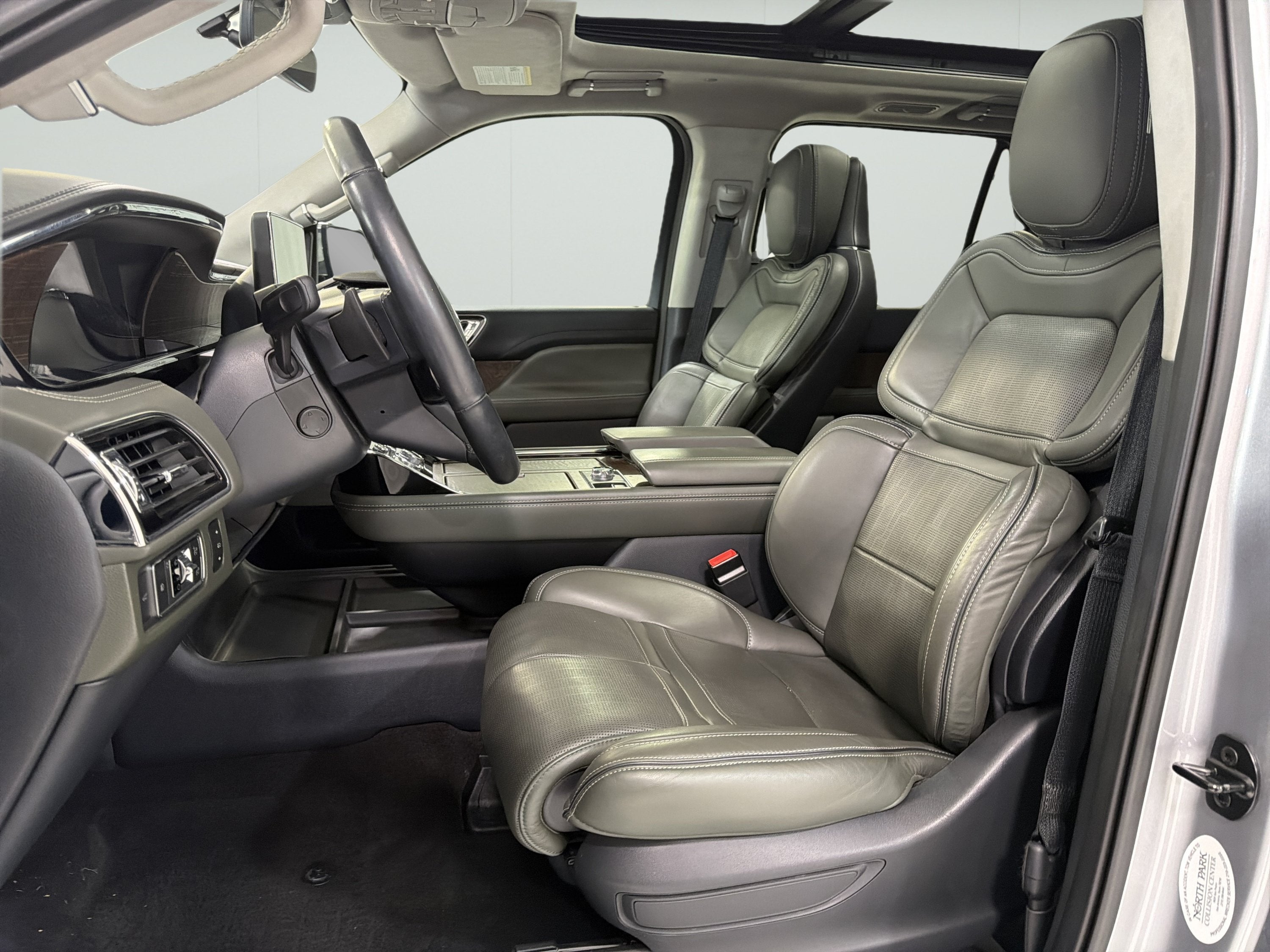 2022 Lincoln Navigator Black Label