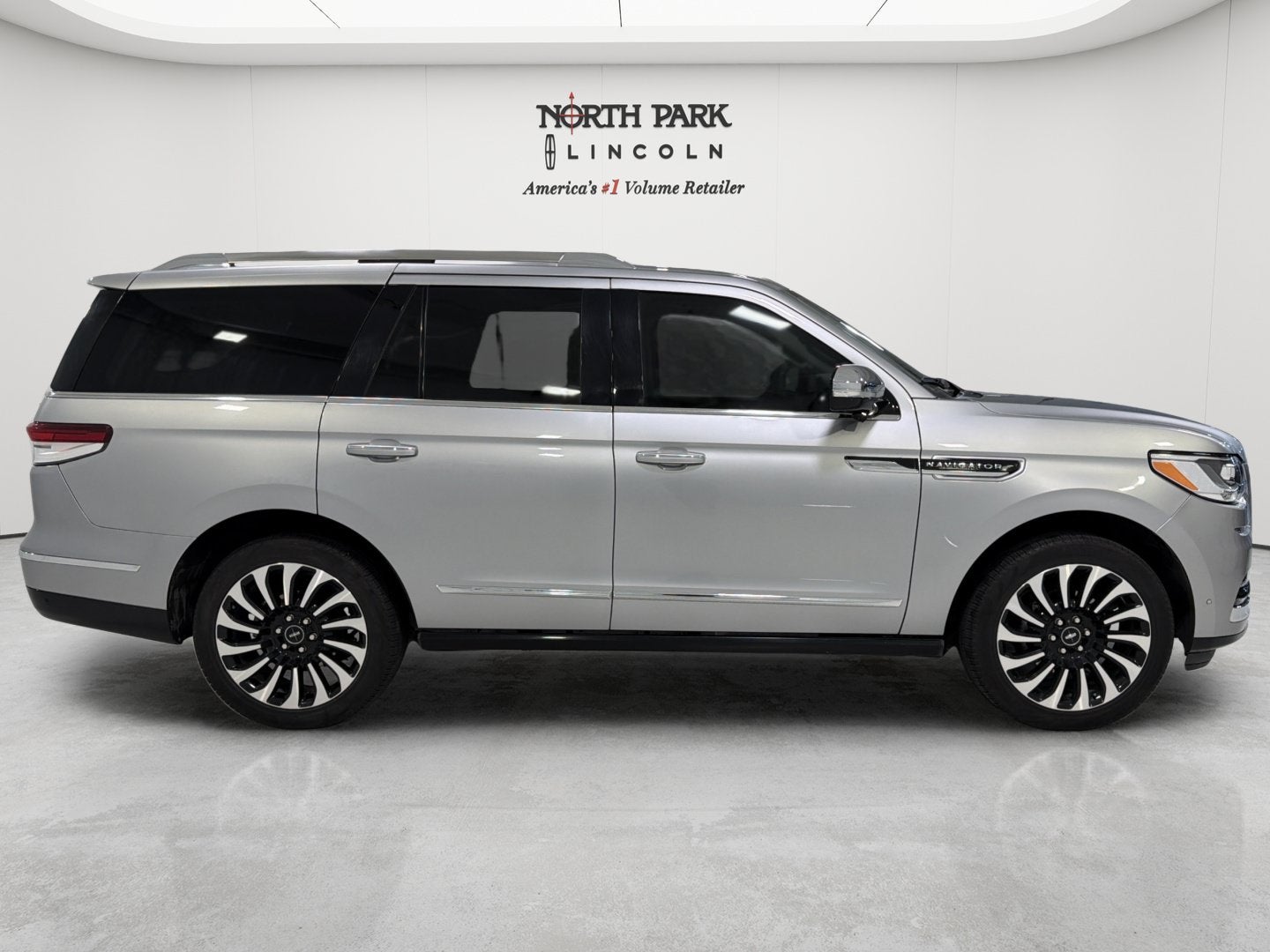 2022 Lincoln Navigator Black Label