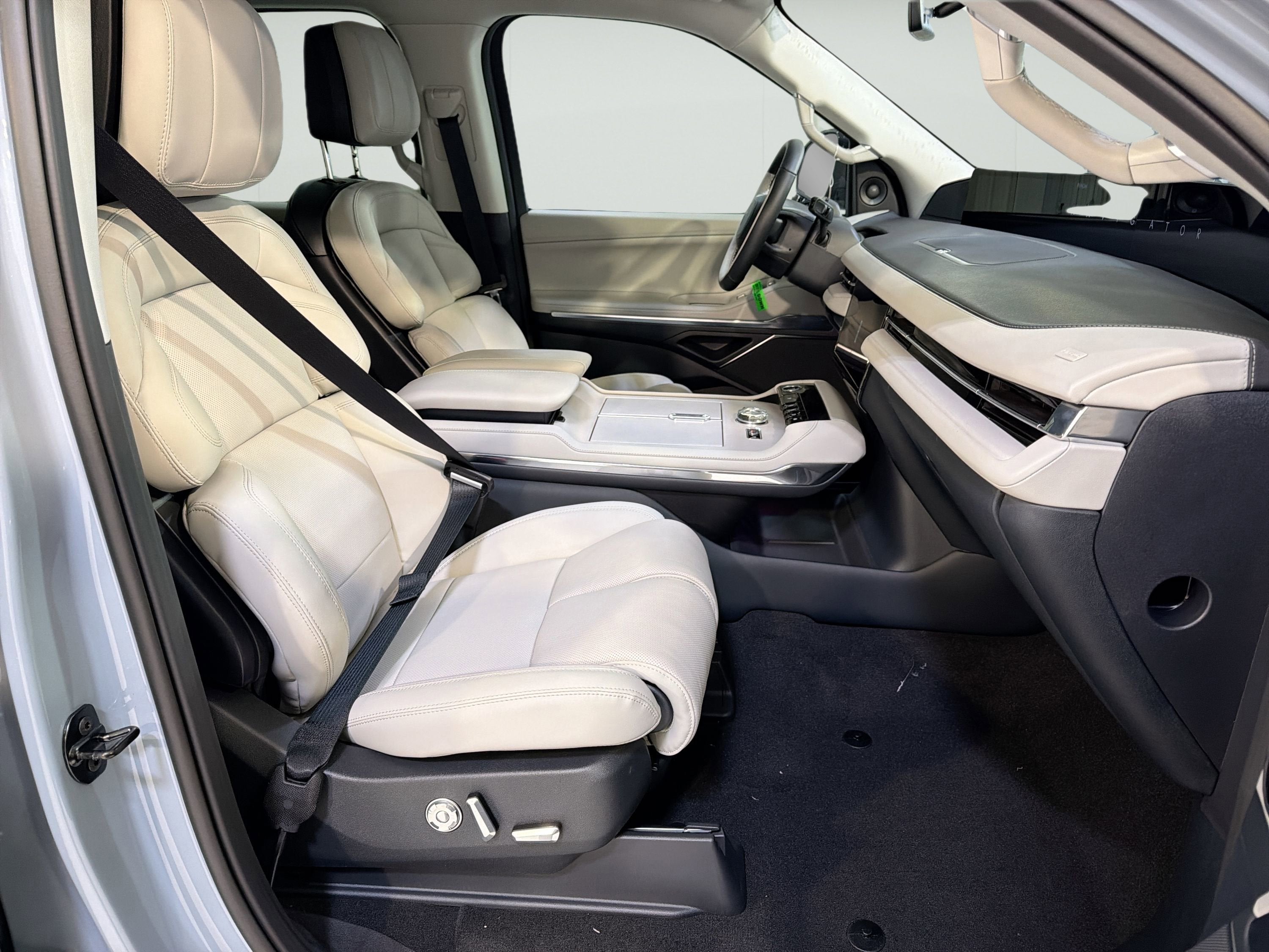 2026 Lincoln Navigator Premiere