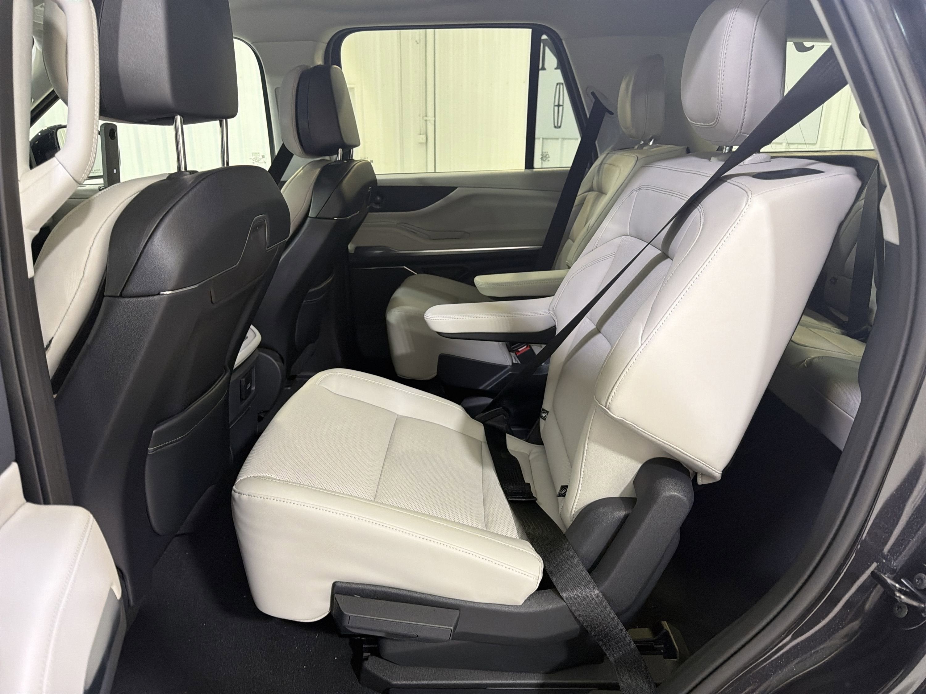 2026 Lincoln Navigator Premiere