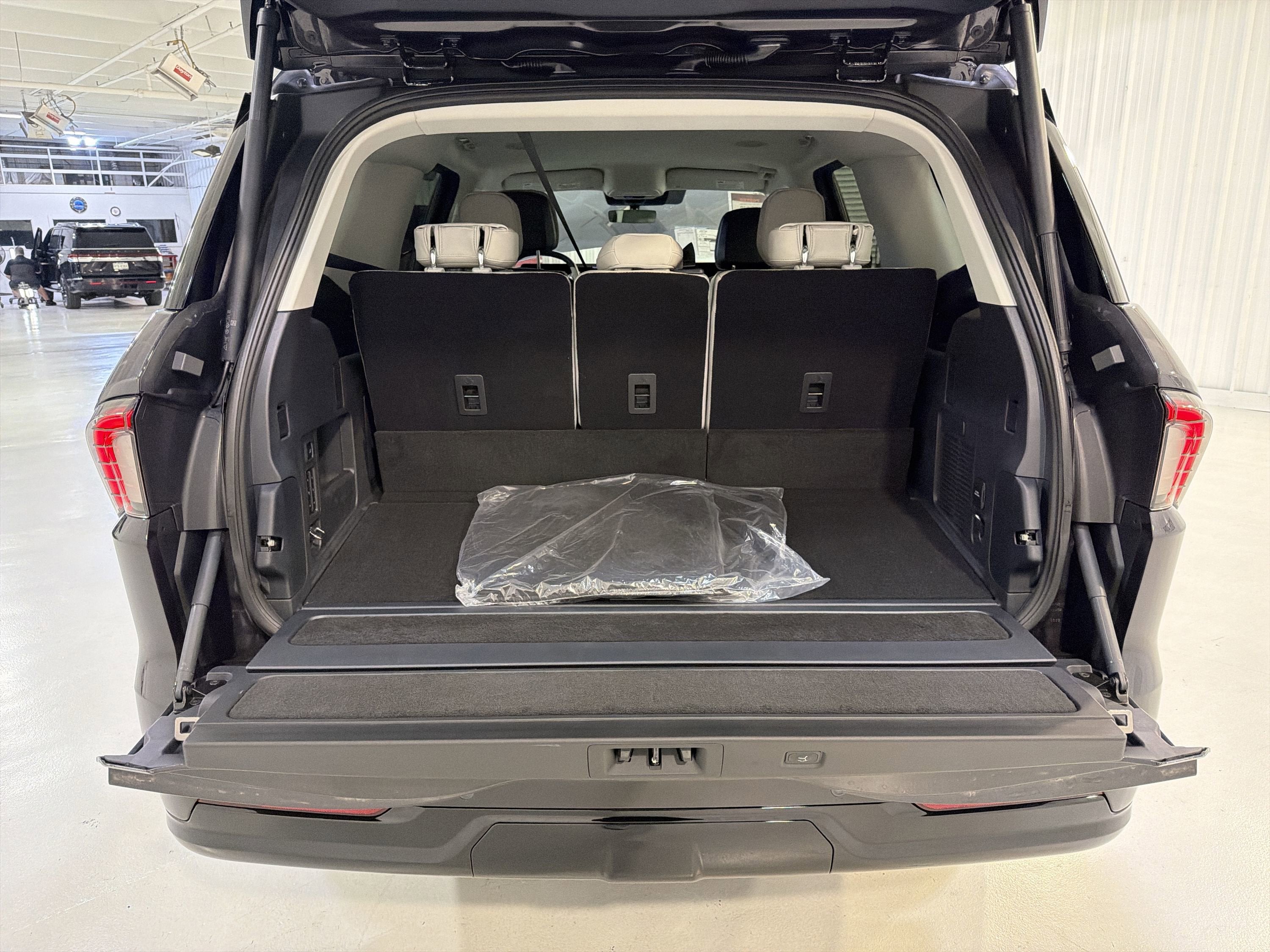 2026 Lincoln Navigator Premiere