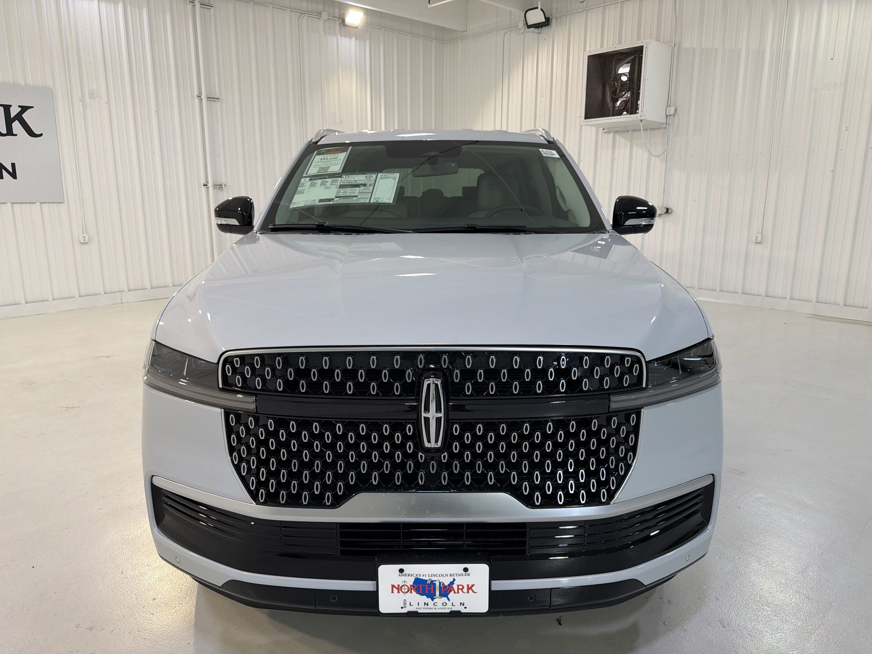 2026 Lincoln Navigator Premiere