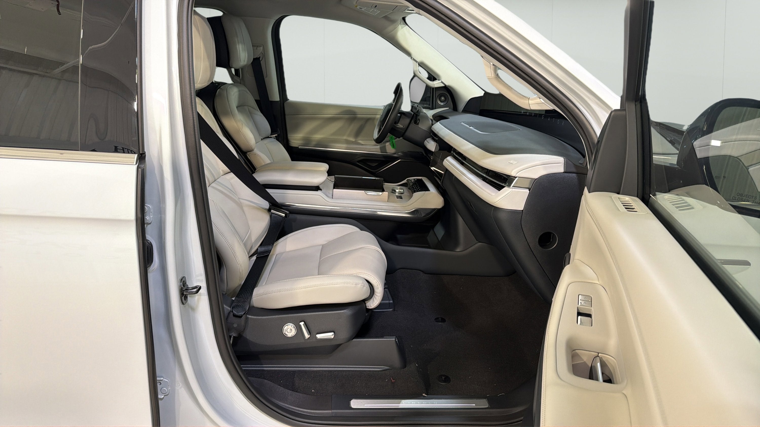 2026 Lincoln Navigator Premiere