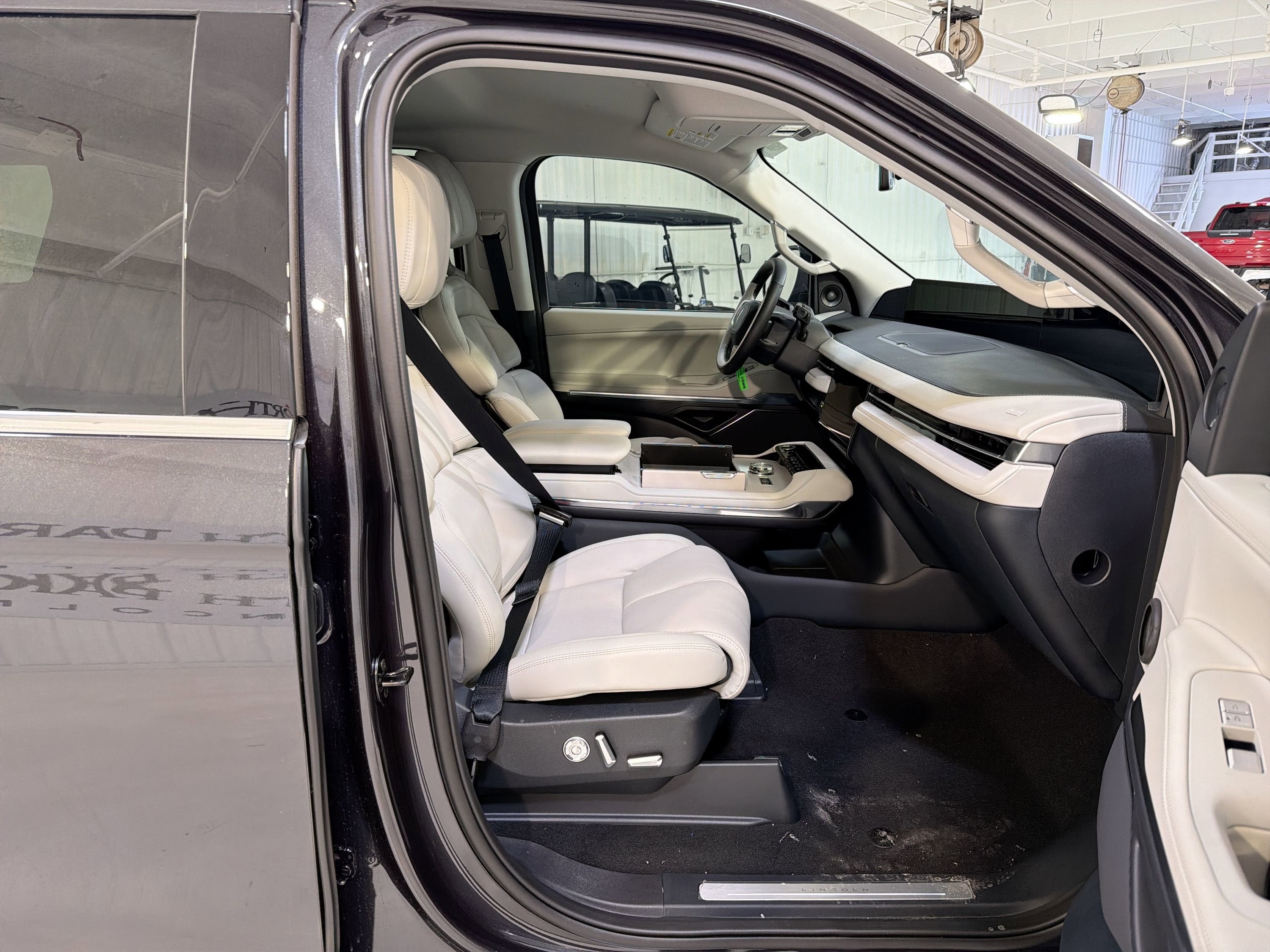 2026 Lincoln Navigator Premiere