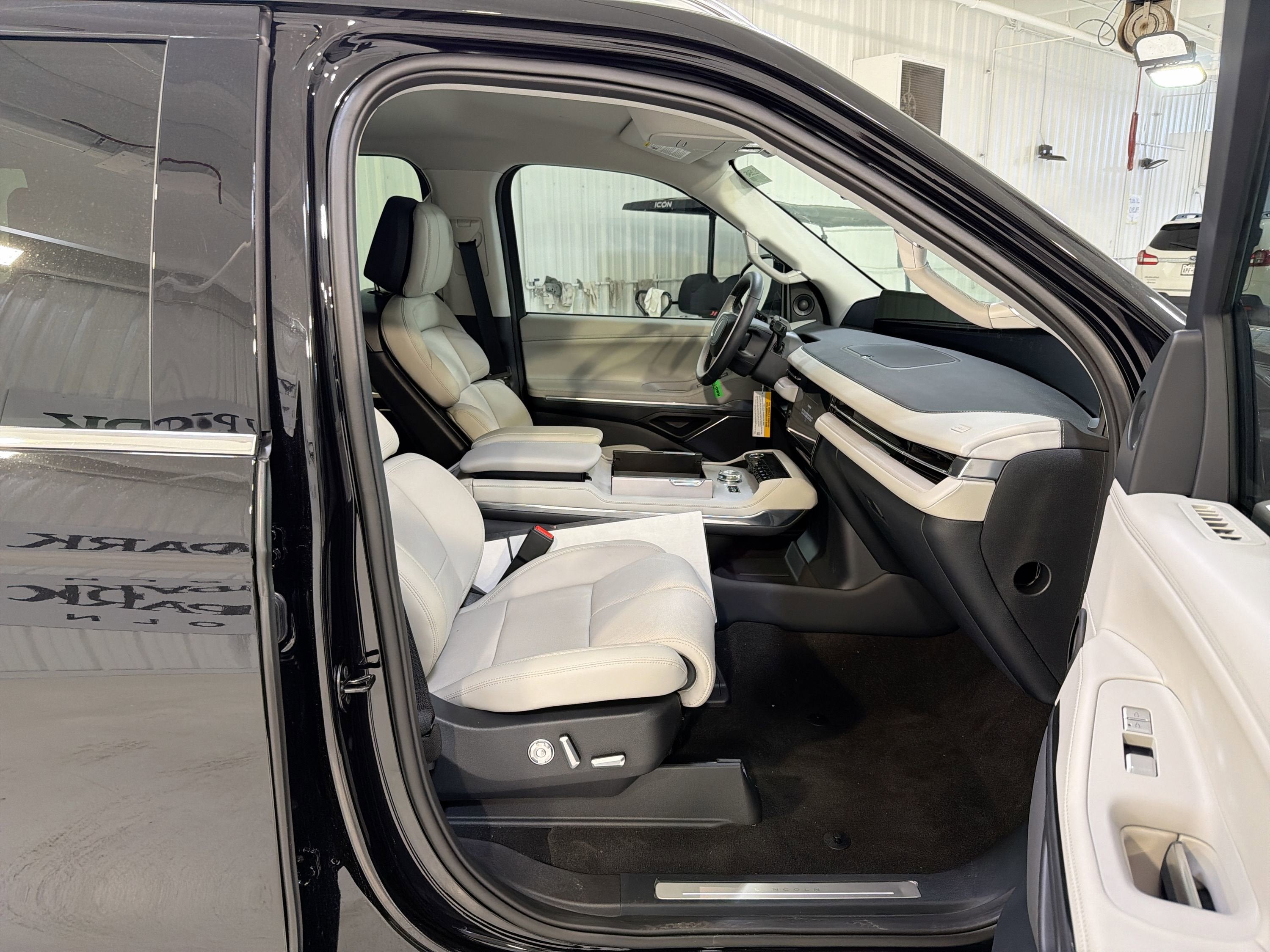 2026 Lincoln Navigator Premiere
