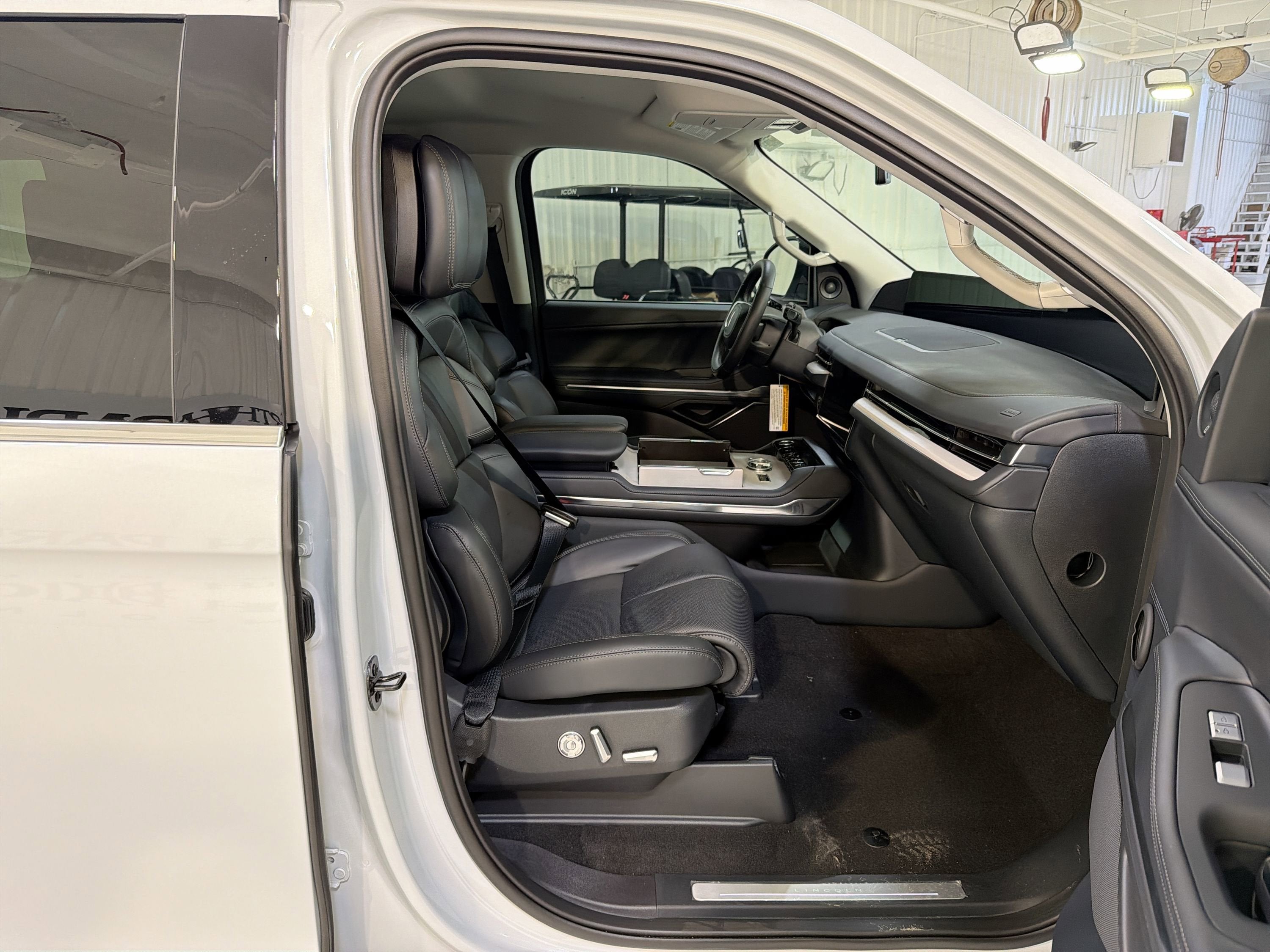 2026 Lincoln Navigator Premiere