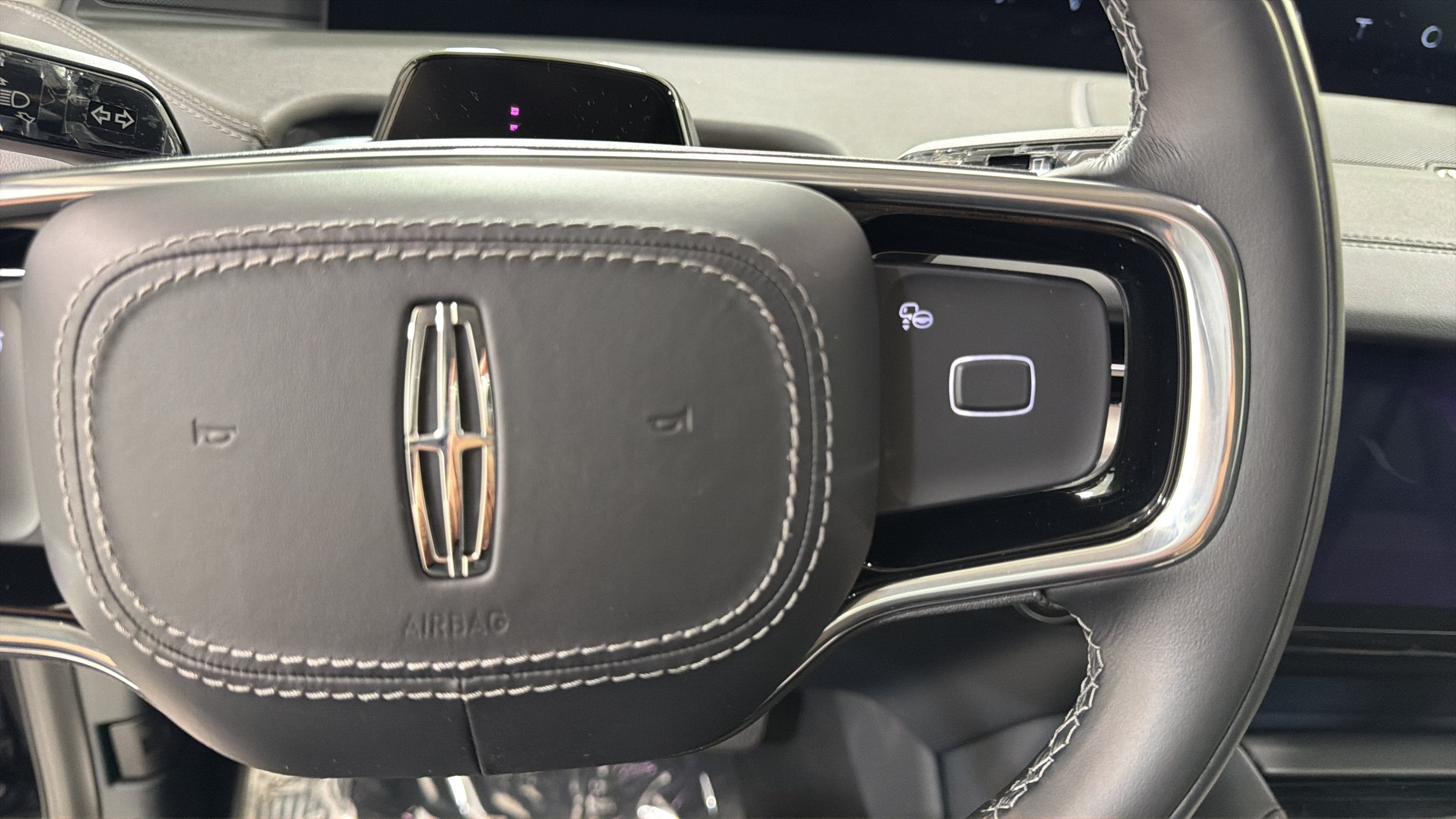 2027 Lincoln Navigator Premiere