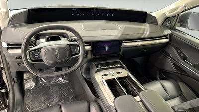 2027 Lincoln Navigator Premiere