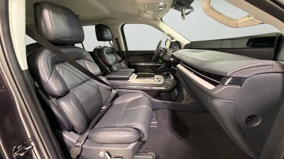 2027 Lincoln Navigator Premiere